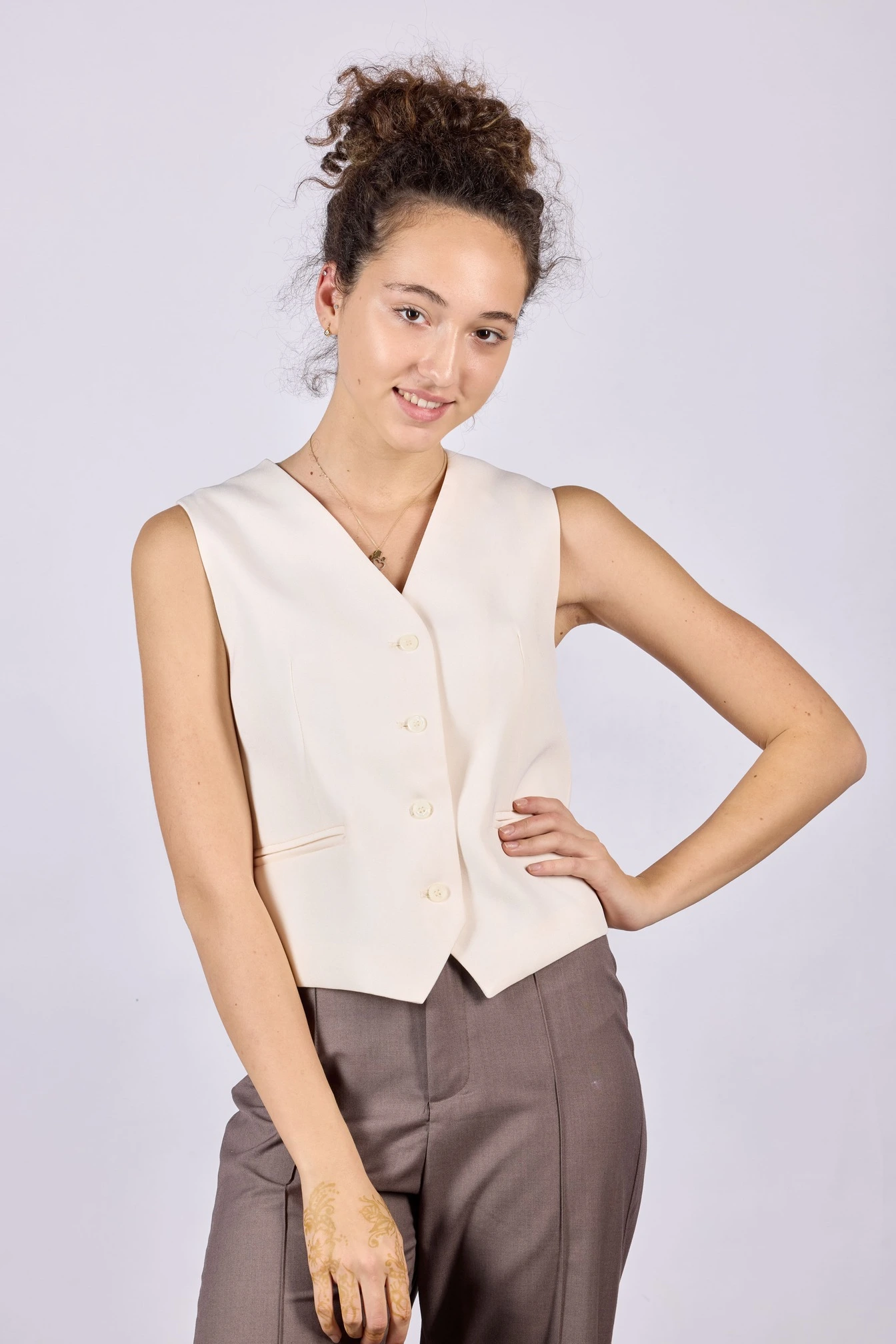 Жилетка бежевый для женщин 44108-15 68