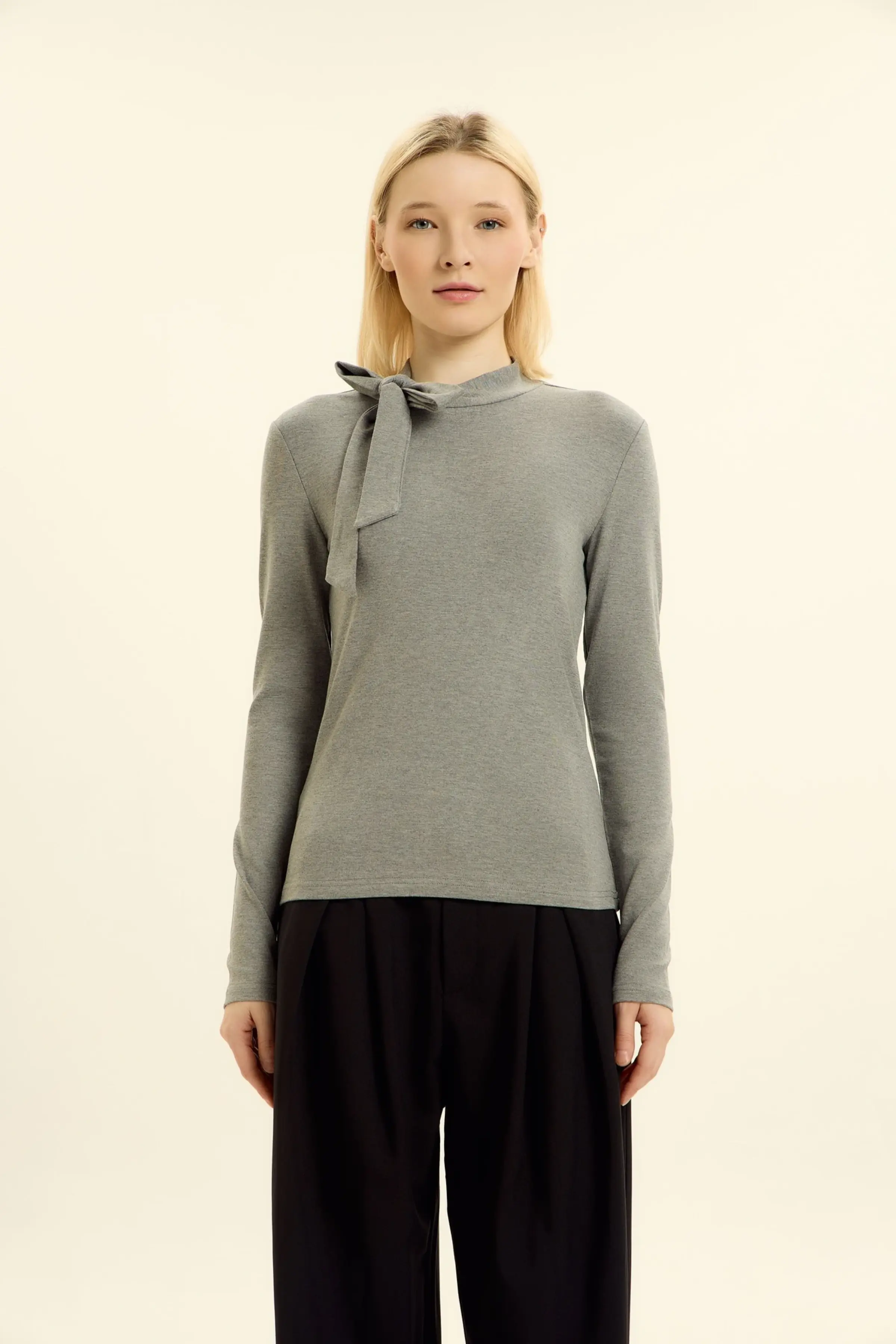 Лонгслив серый для женщин 46220-61 59