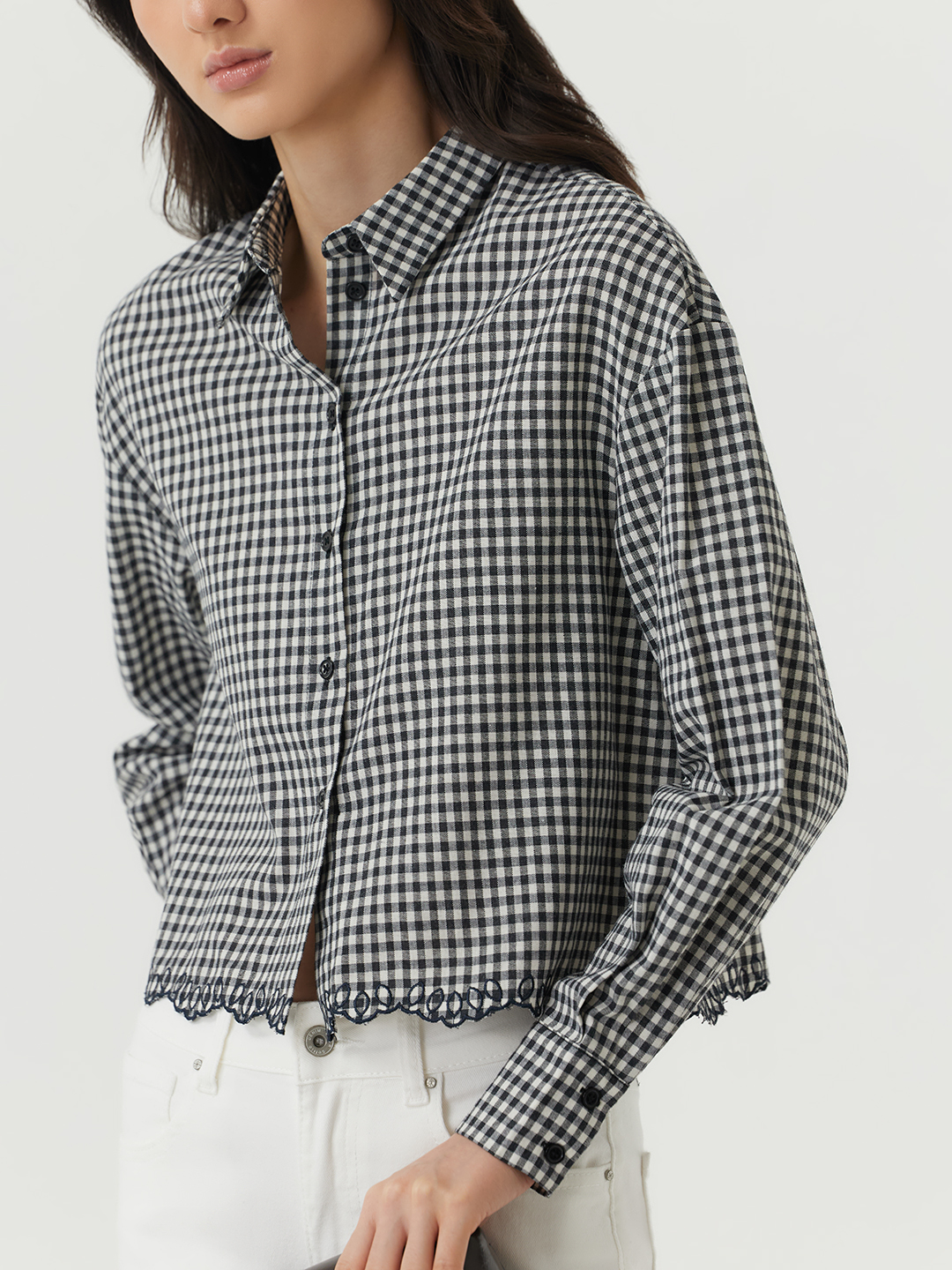 Рубашка бело-черная клетка для женщин 48256-56 66