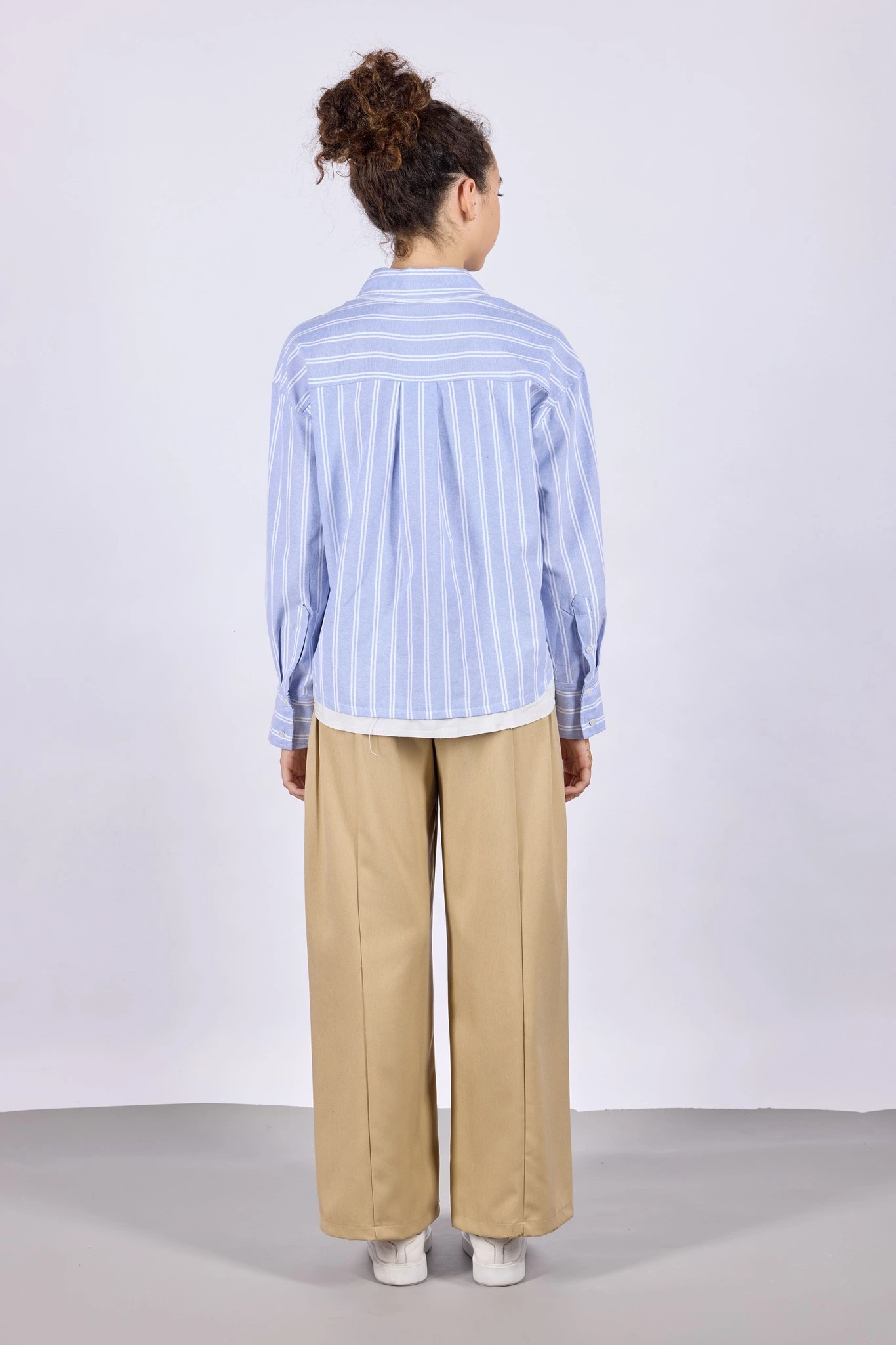 Рубашка бело-синяя полоска для женщин 44101-48 66