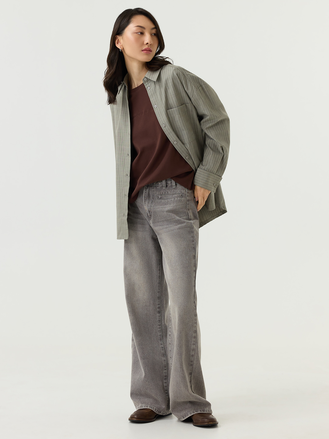 Рубашка бело-серая полоска для женщин 48344-49 66