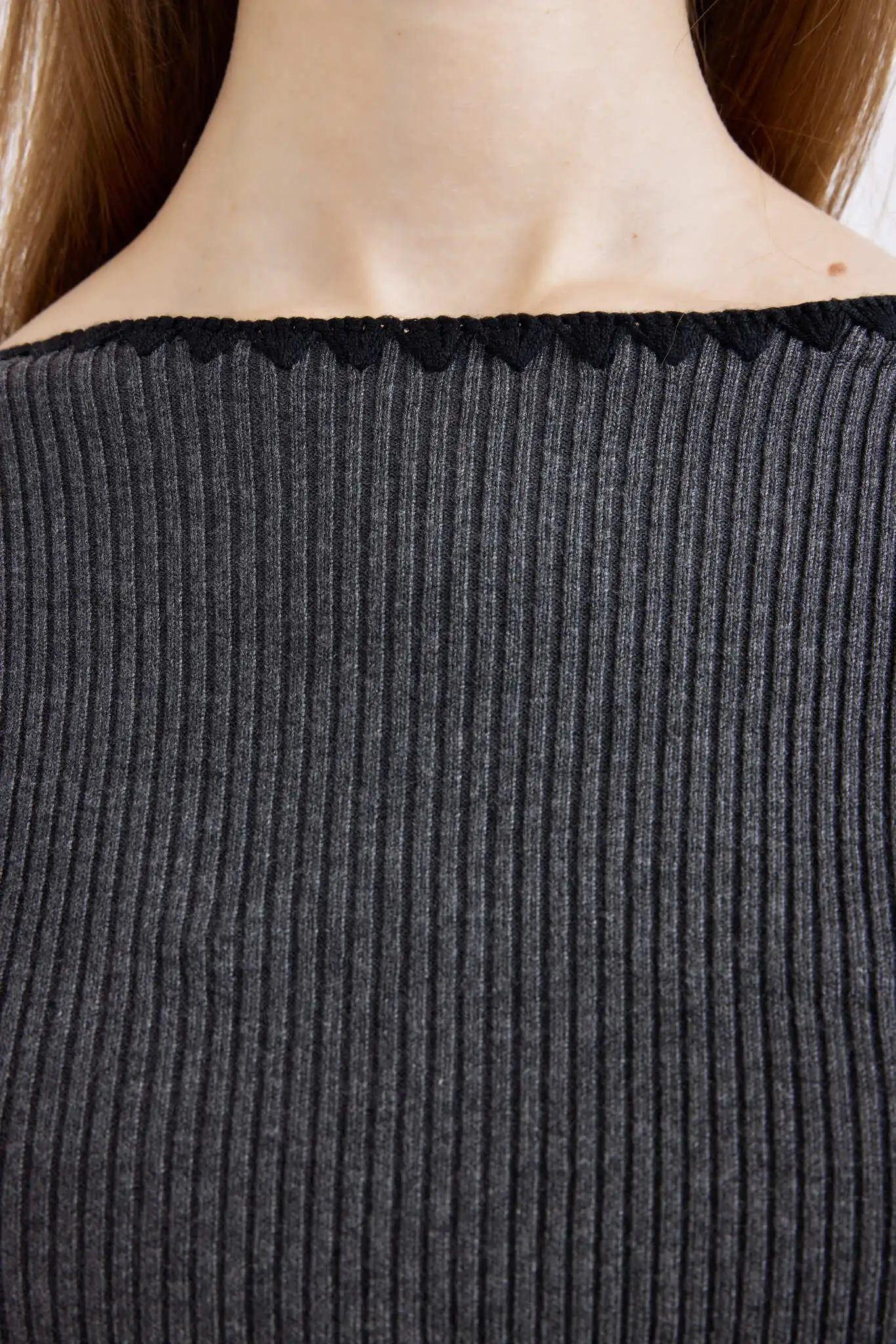 Джемпер темно-серый для женщин 42222-12 60