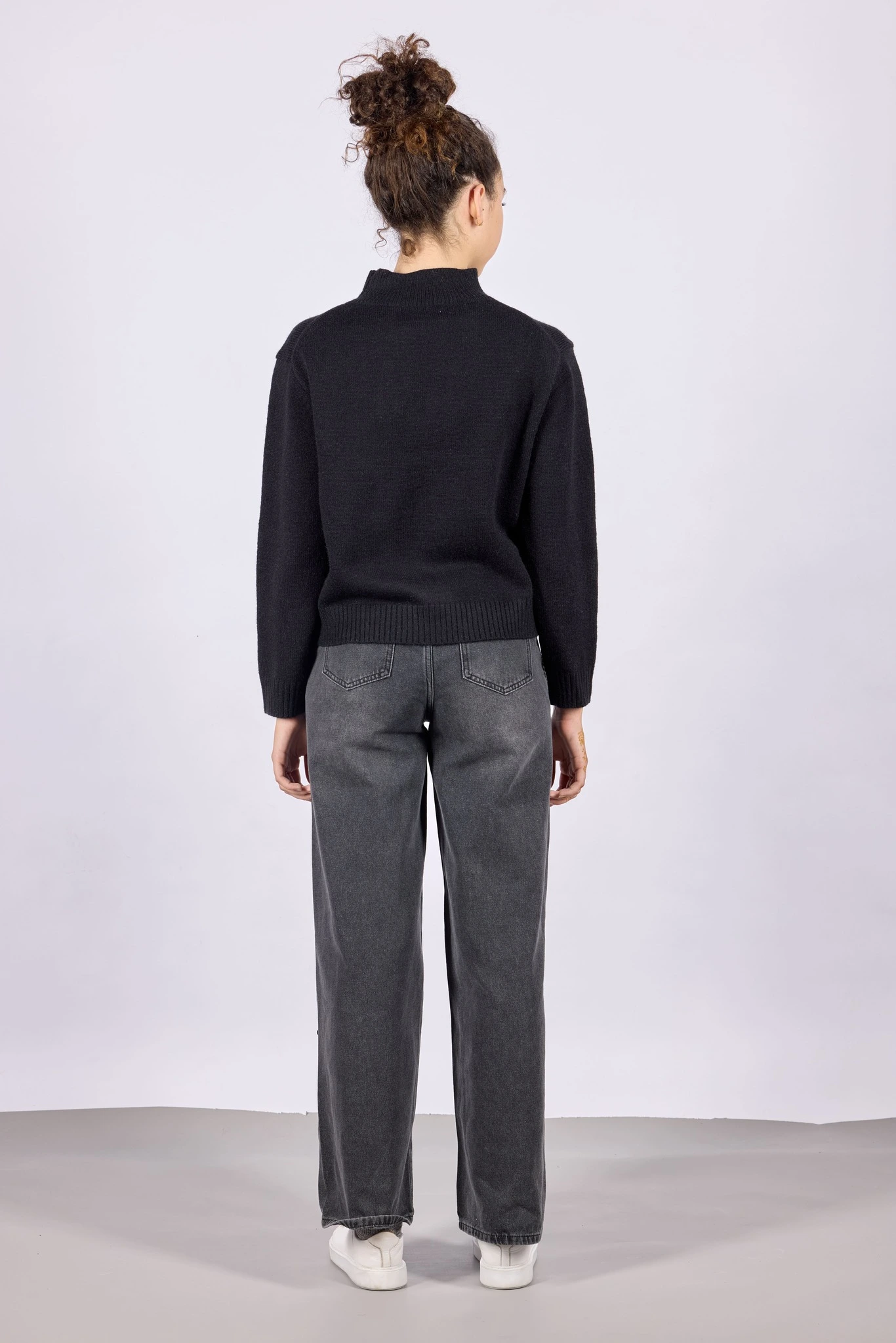 Свитер черный для женщин 43178-1 65