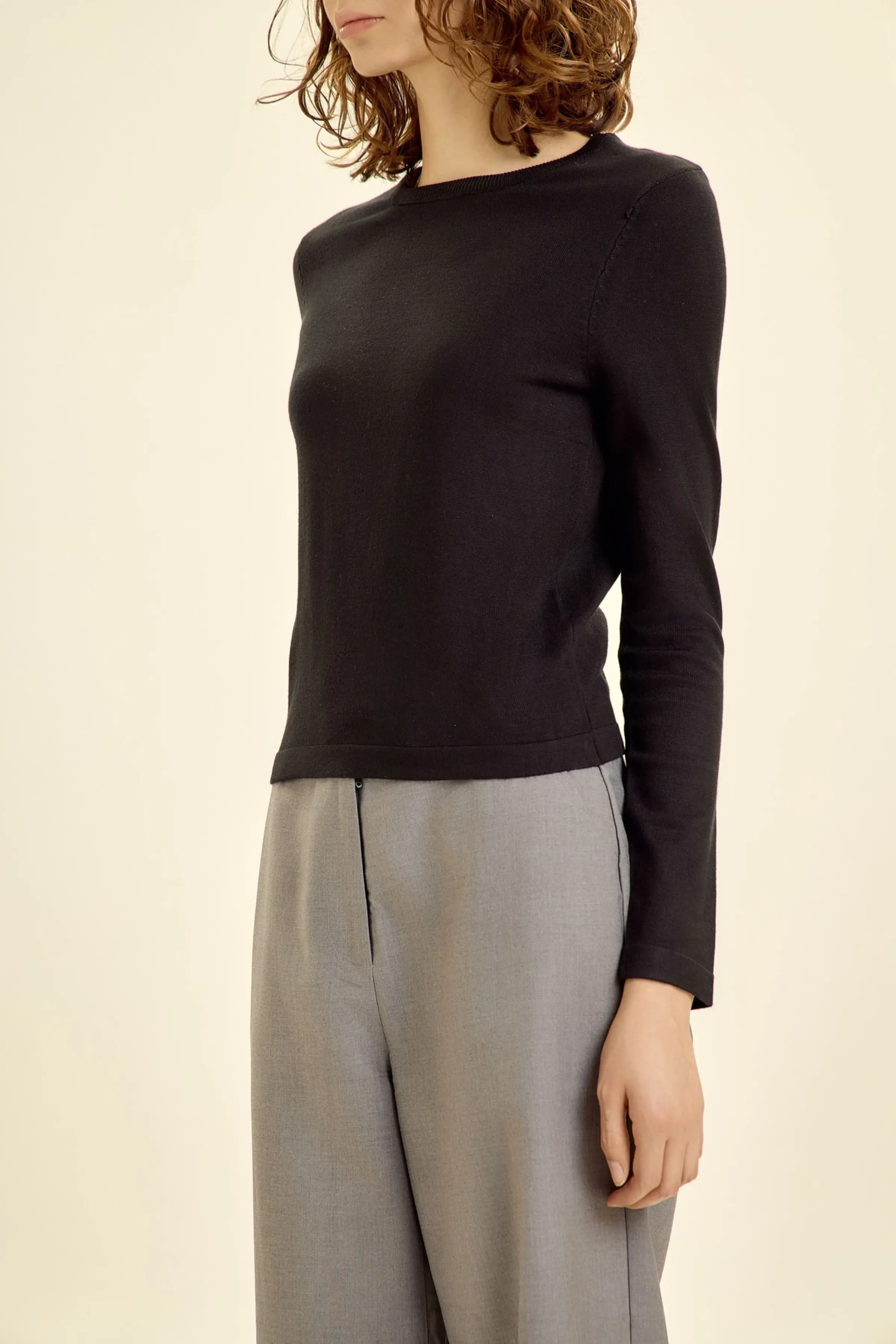 Джемпер черный для женщин 46129-1 60