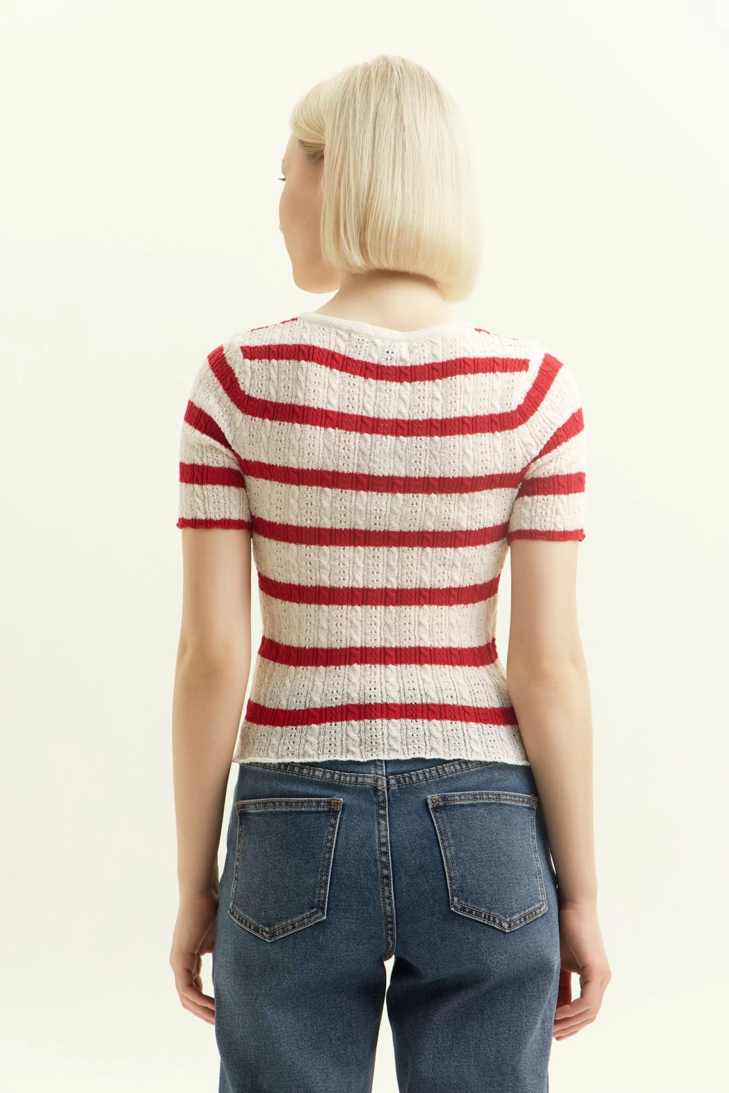 Футболка бело-красная полоска для женщин 45150-50 67