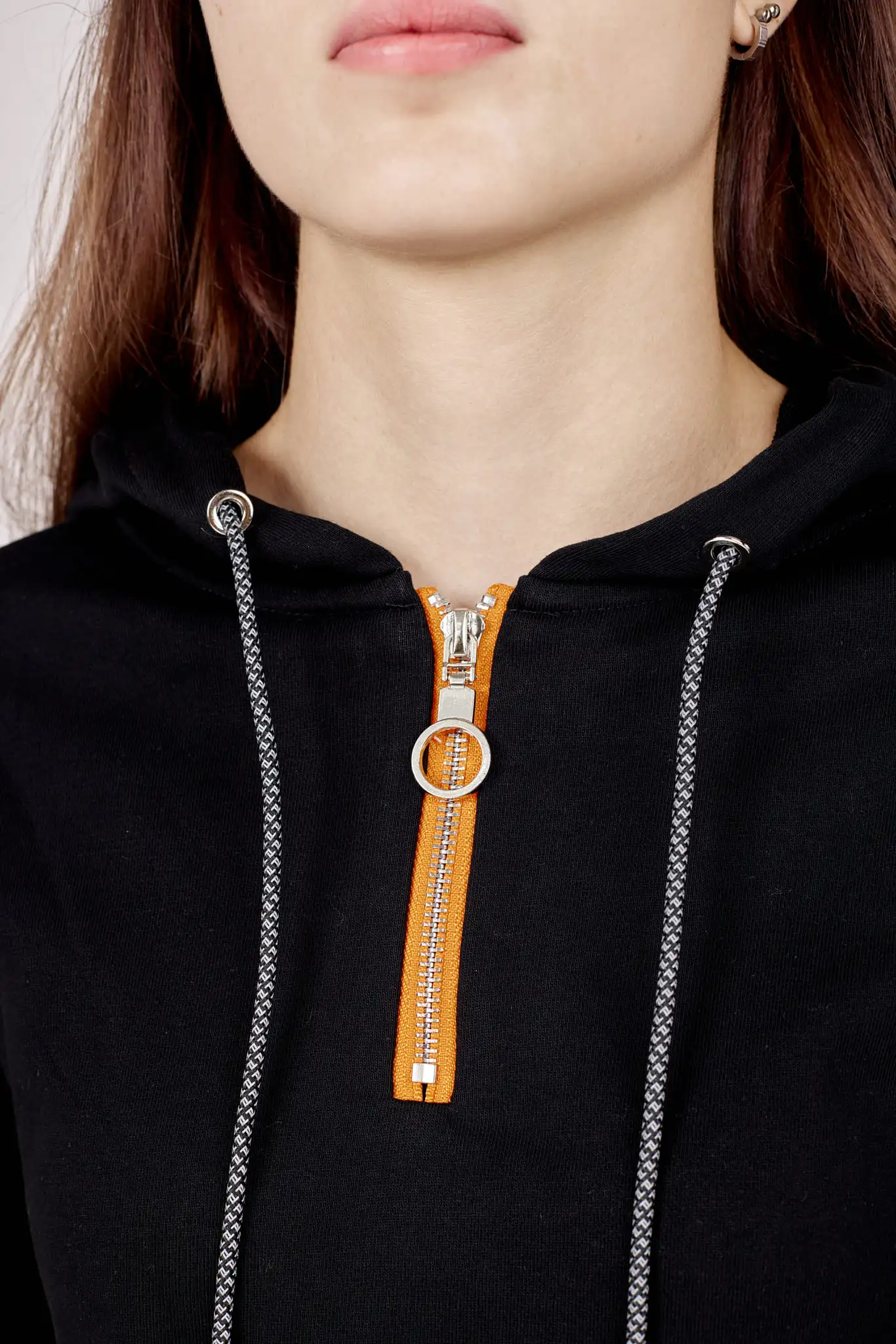 Худи черный для женщин 552/662/32102-1 62