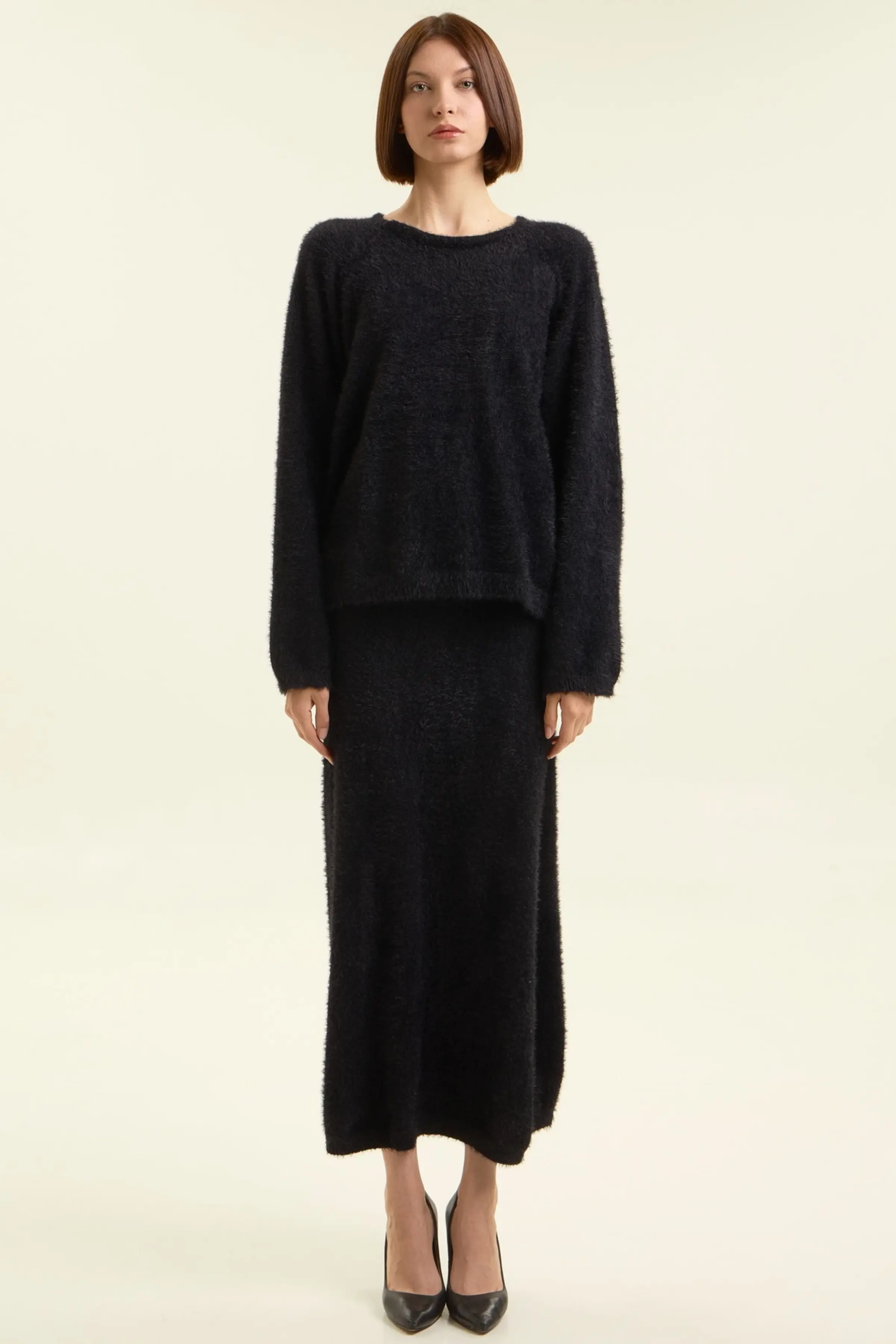 Свитер черный для женщин 47206-1 65