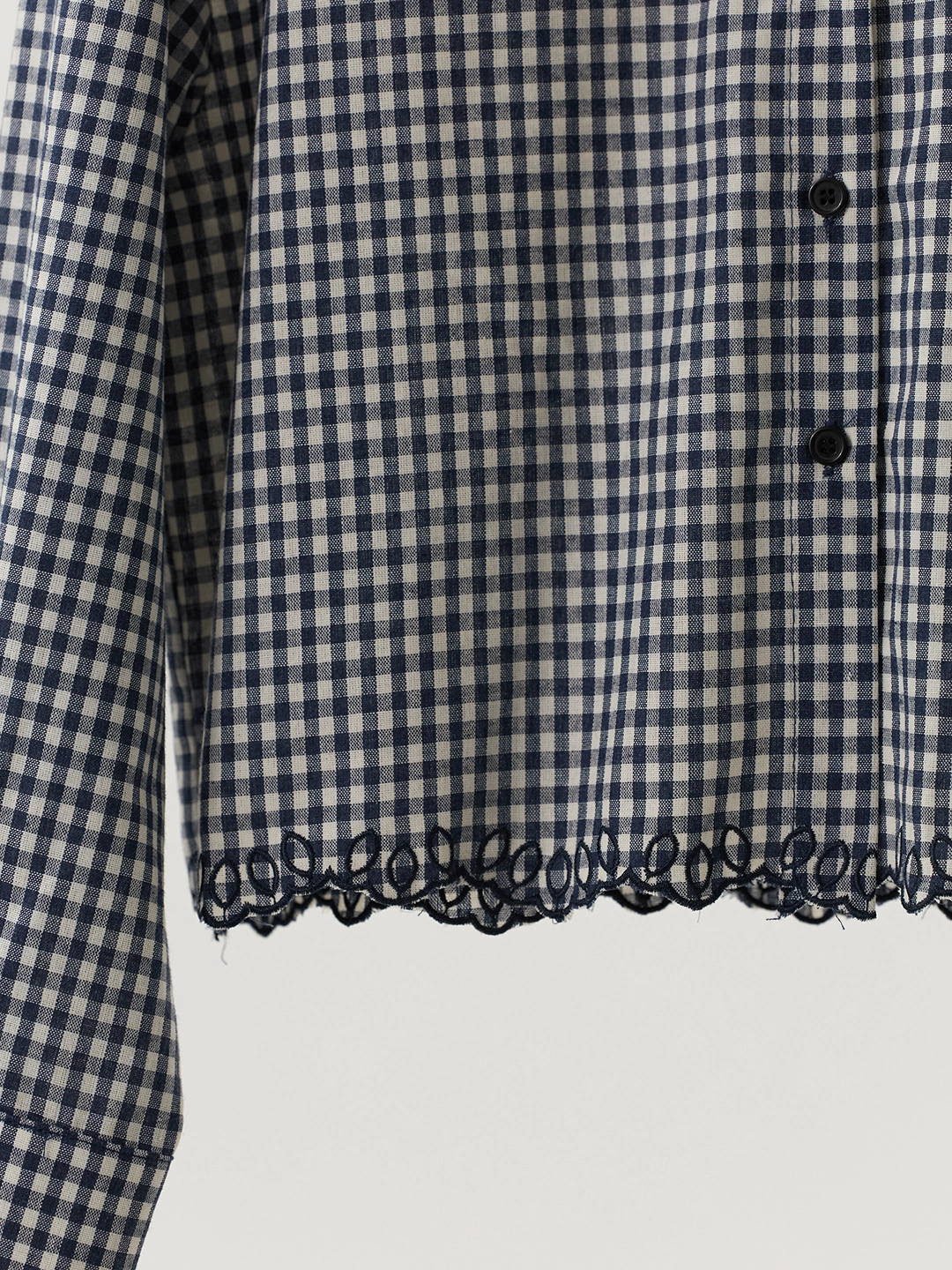 Рубашка бело-синяя клетка для женщин 48256-103 66