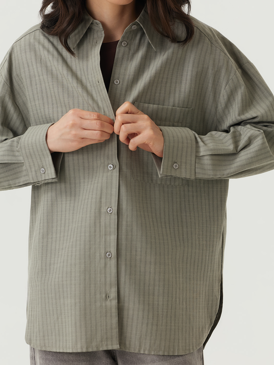 Рубашка бело-серая полоска для женщин 48344-49 66