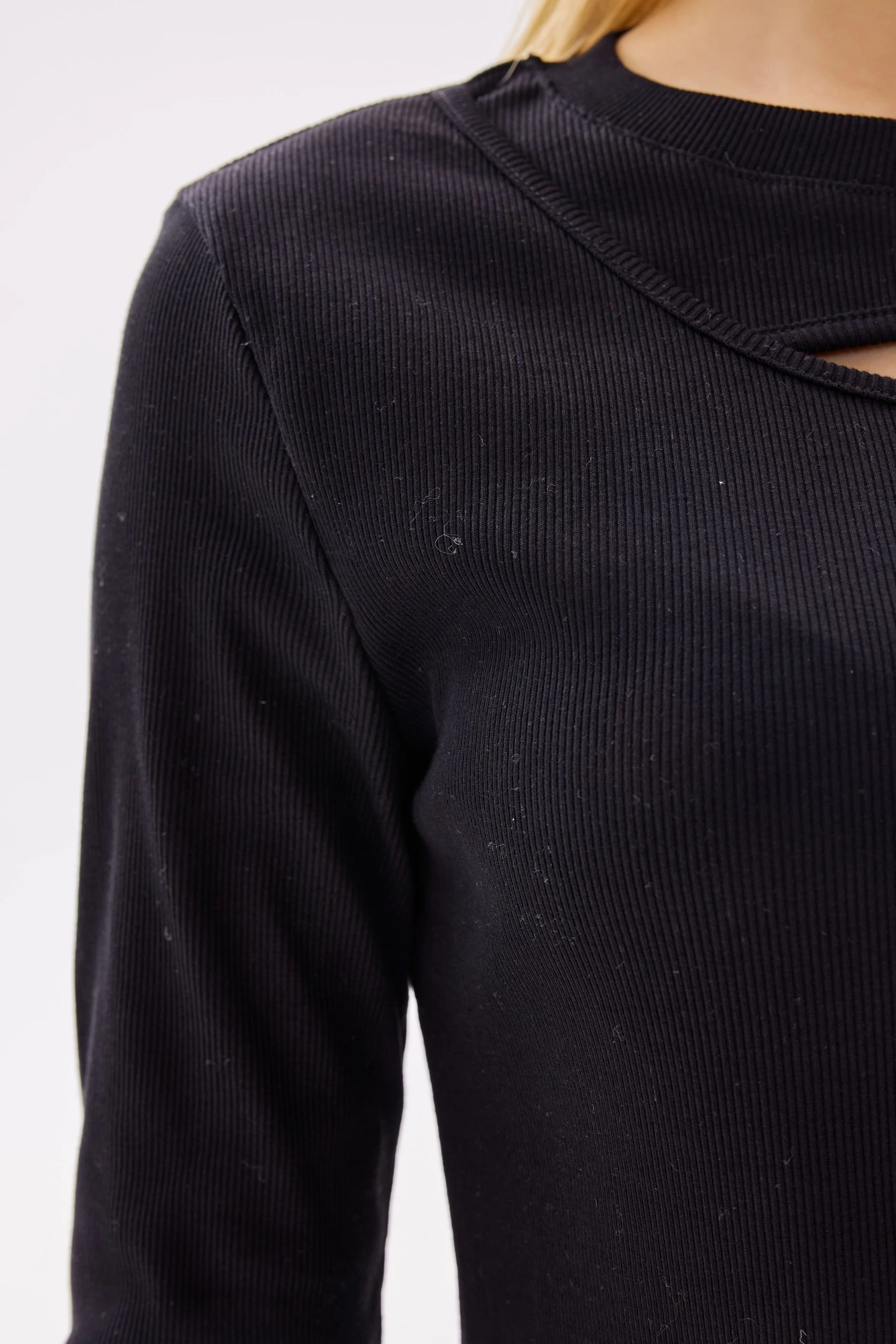 Лонгслив черный для женщин 40214-1 59