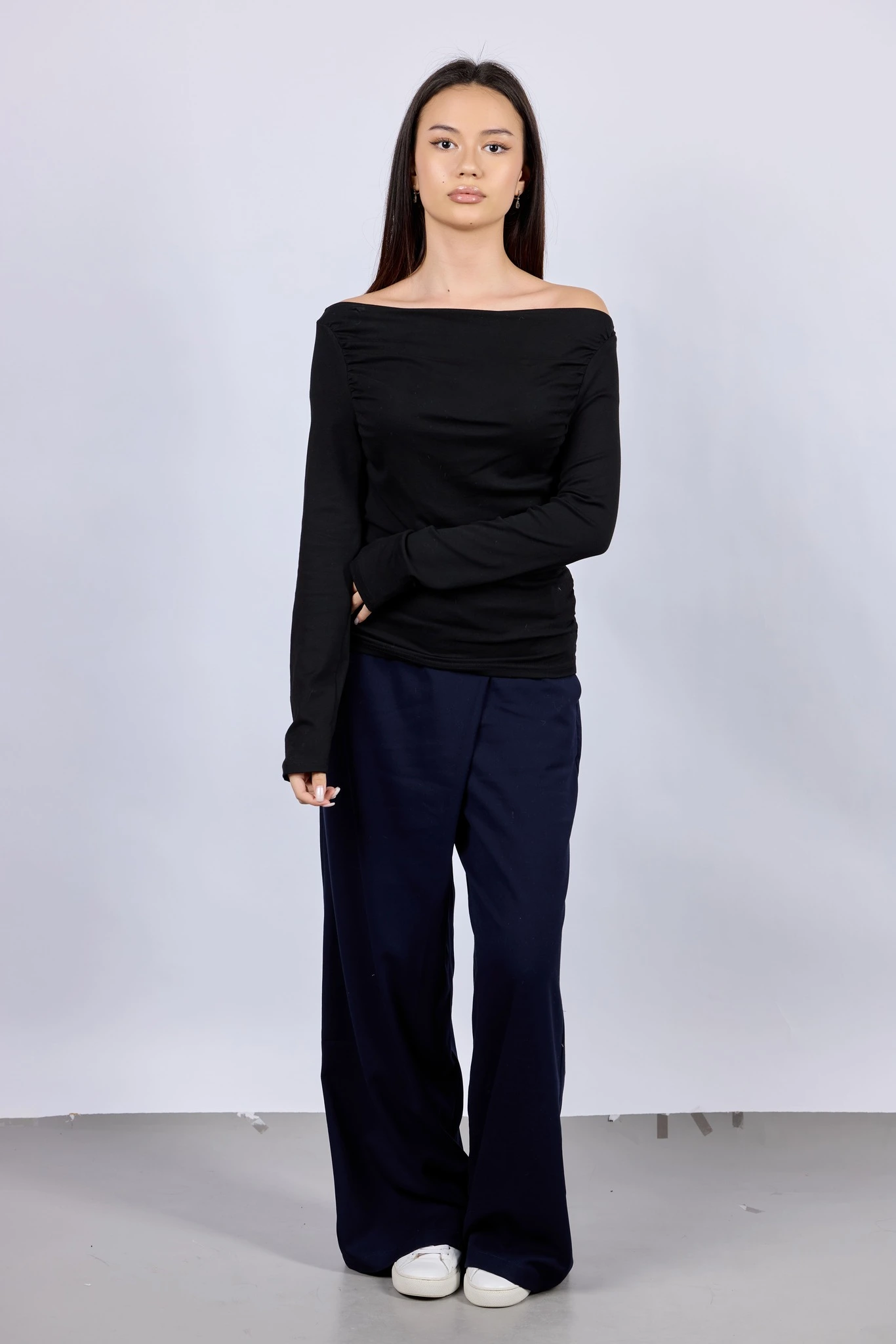 Лонгслив черный для женщин 43151-1 59