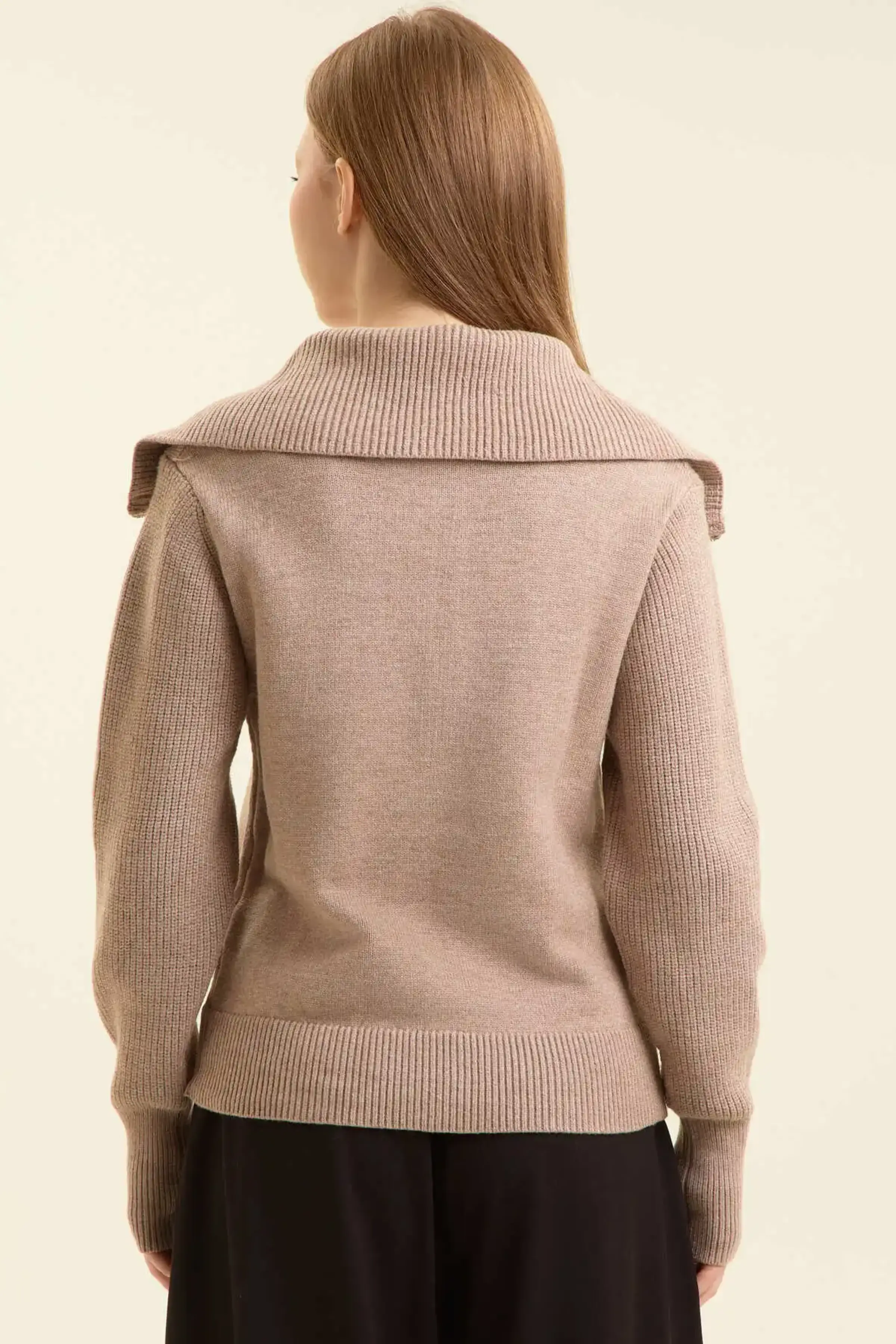 Свитер бежевый для женщин 47158-15 65