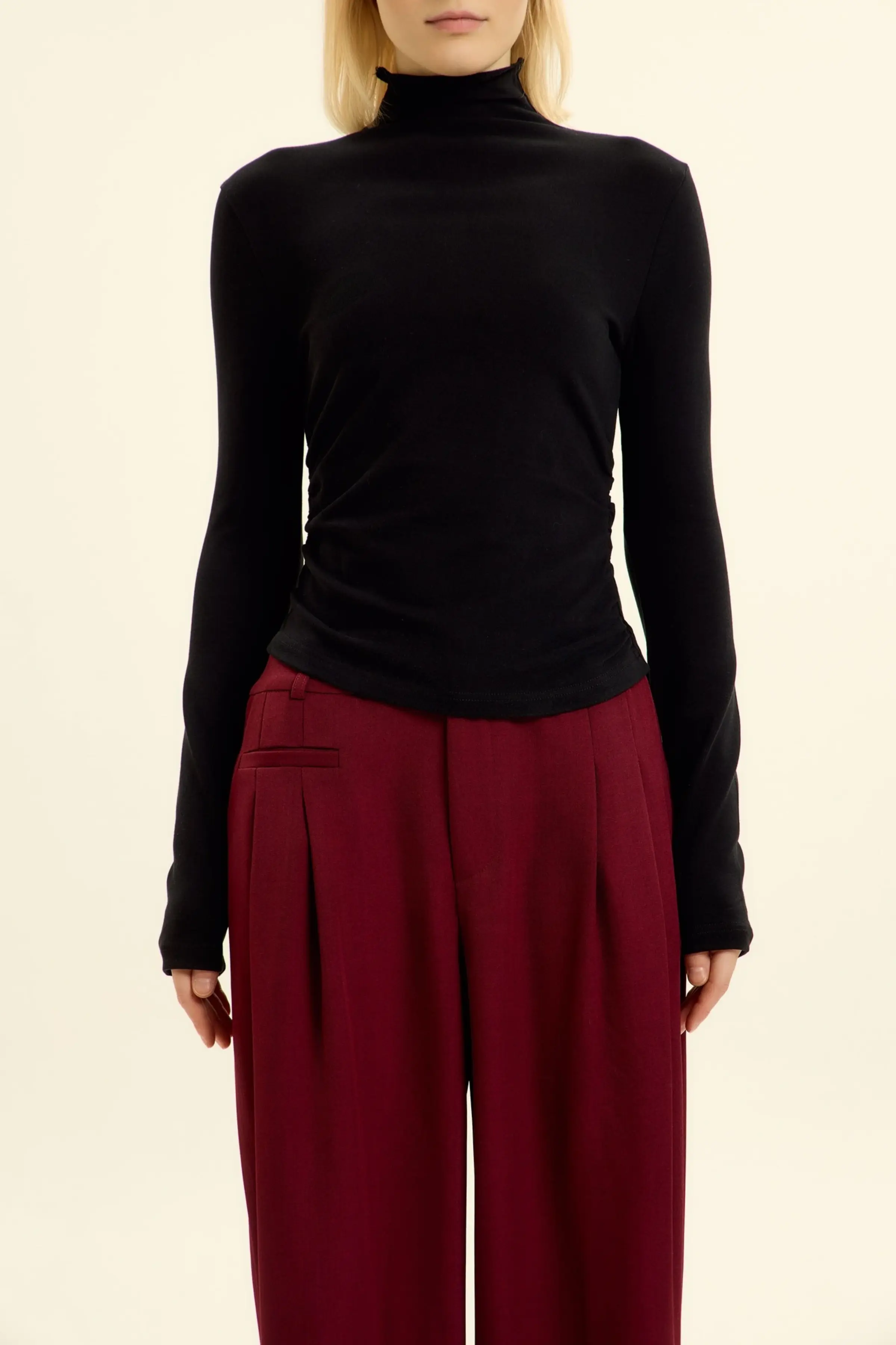 Лонгслив черный для женщин 46247-1 59