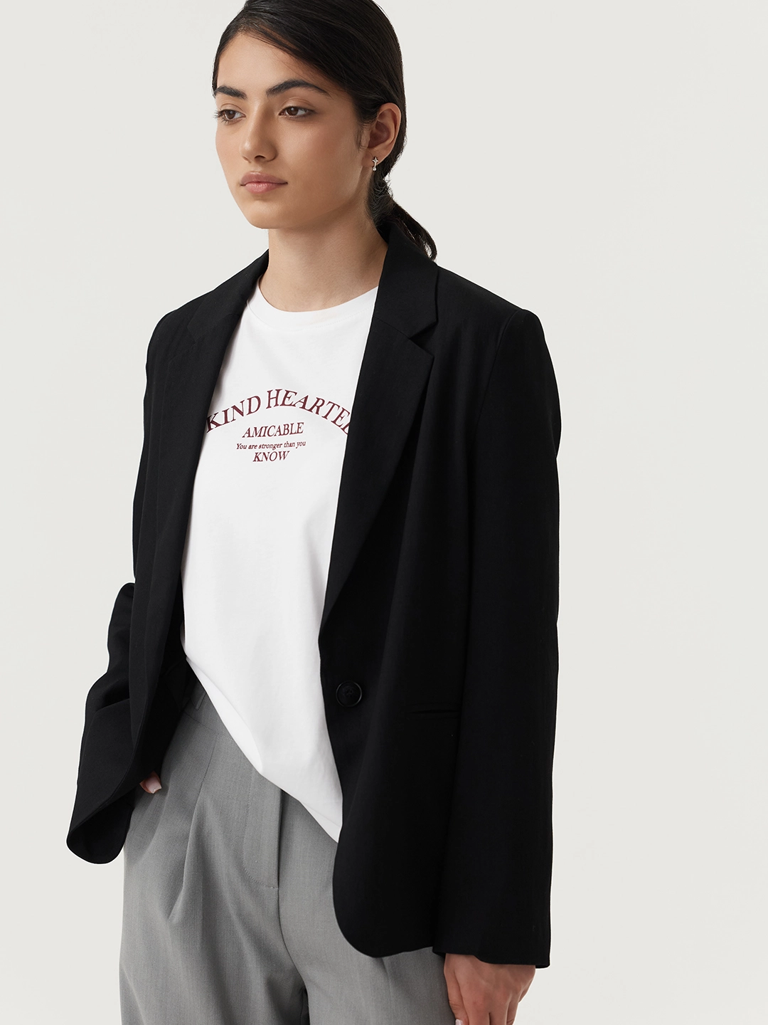 Жакет черный для женщин 48236-1 64