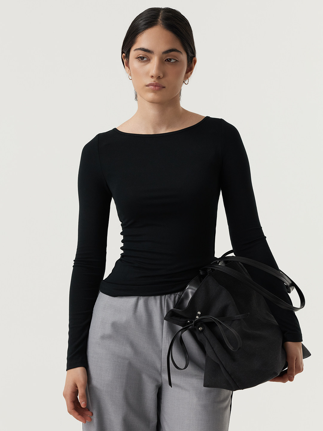 Лонгслив черный для женщин 48108-1 59