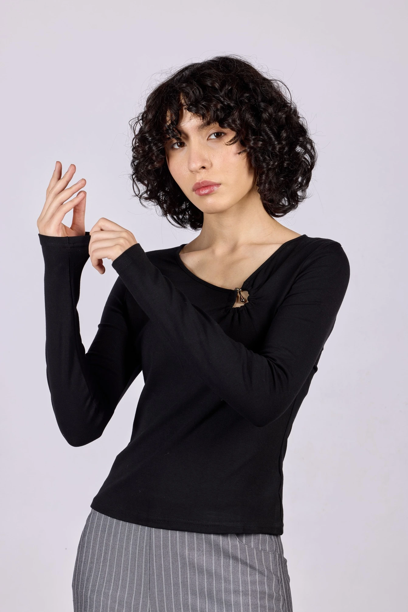 Лонгслив черный для женщин 44135-1 59