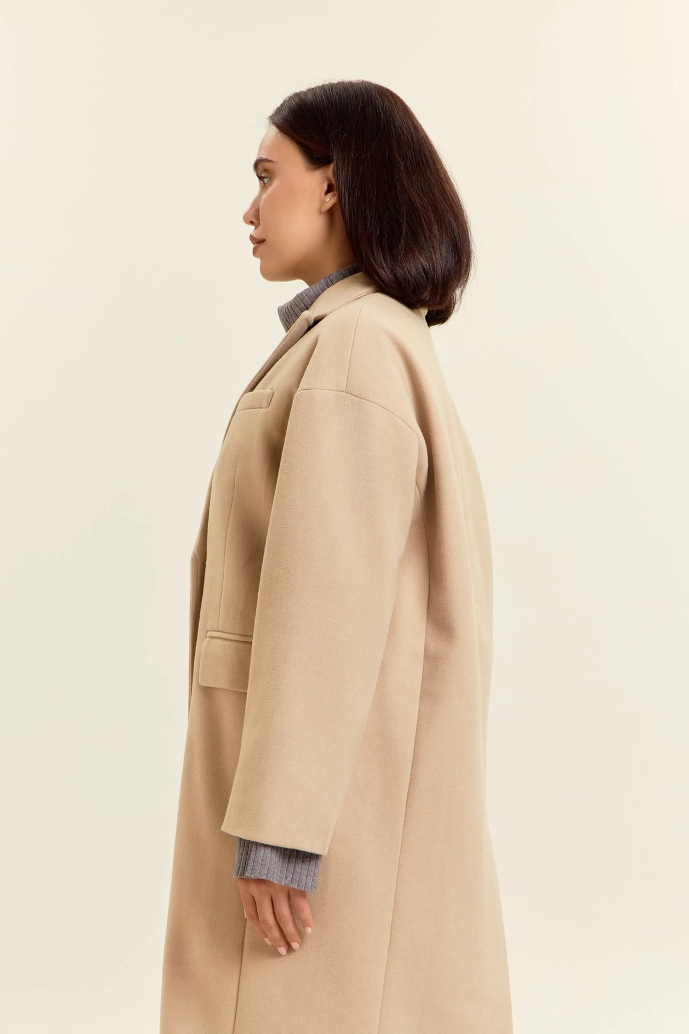 Пальто бежевый для женщин 47110-15 53