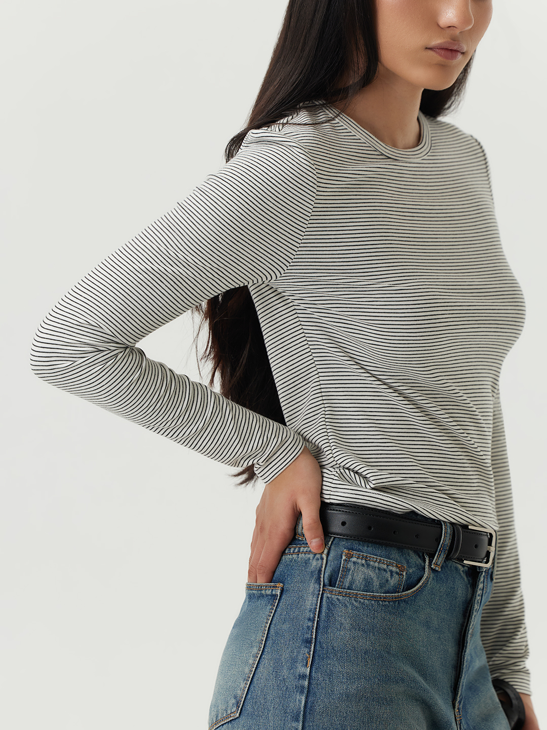 Лонгслив бело-черная полоска для женщин 48191-46 59