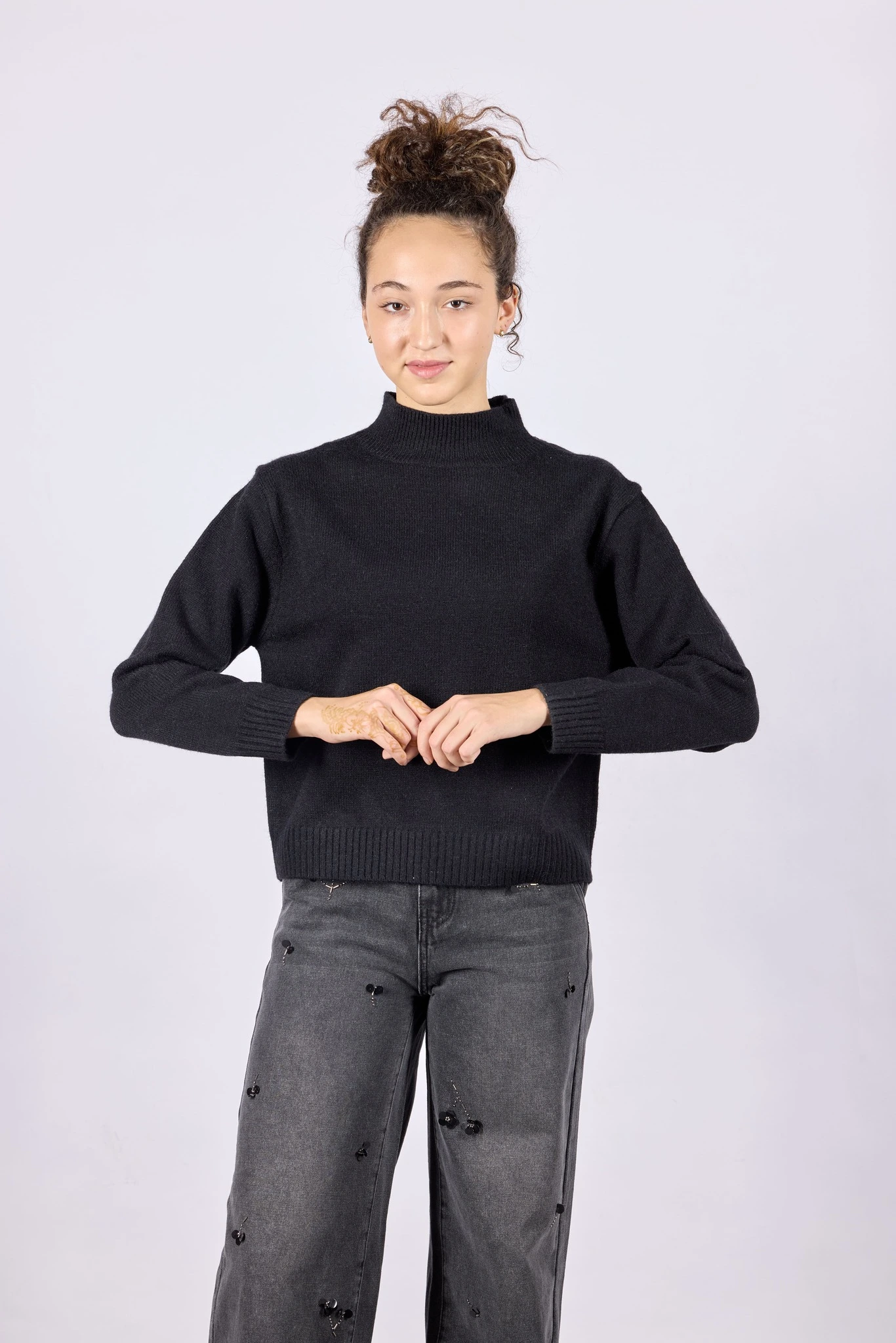 Свитер черный для женщин 43178-1 65