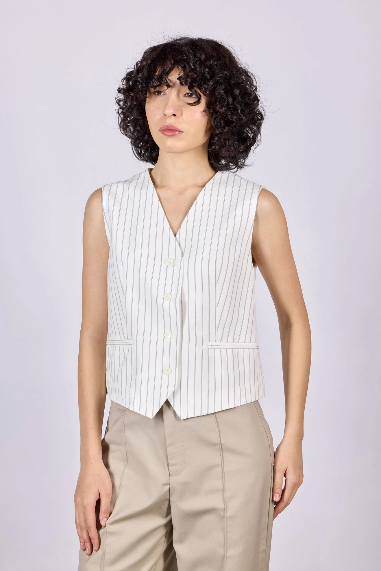 Жилетка бело-черная полоска для женщин 44108-46 68