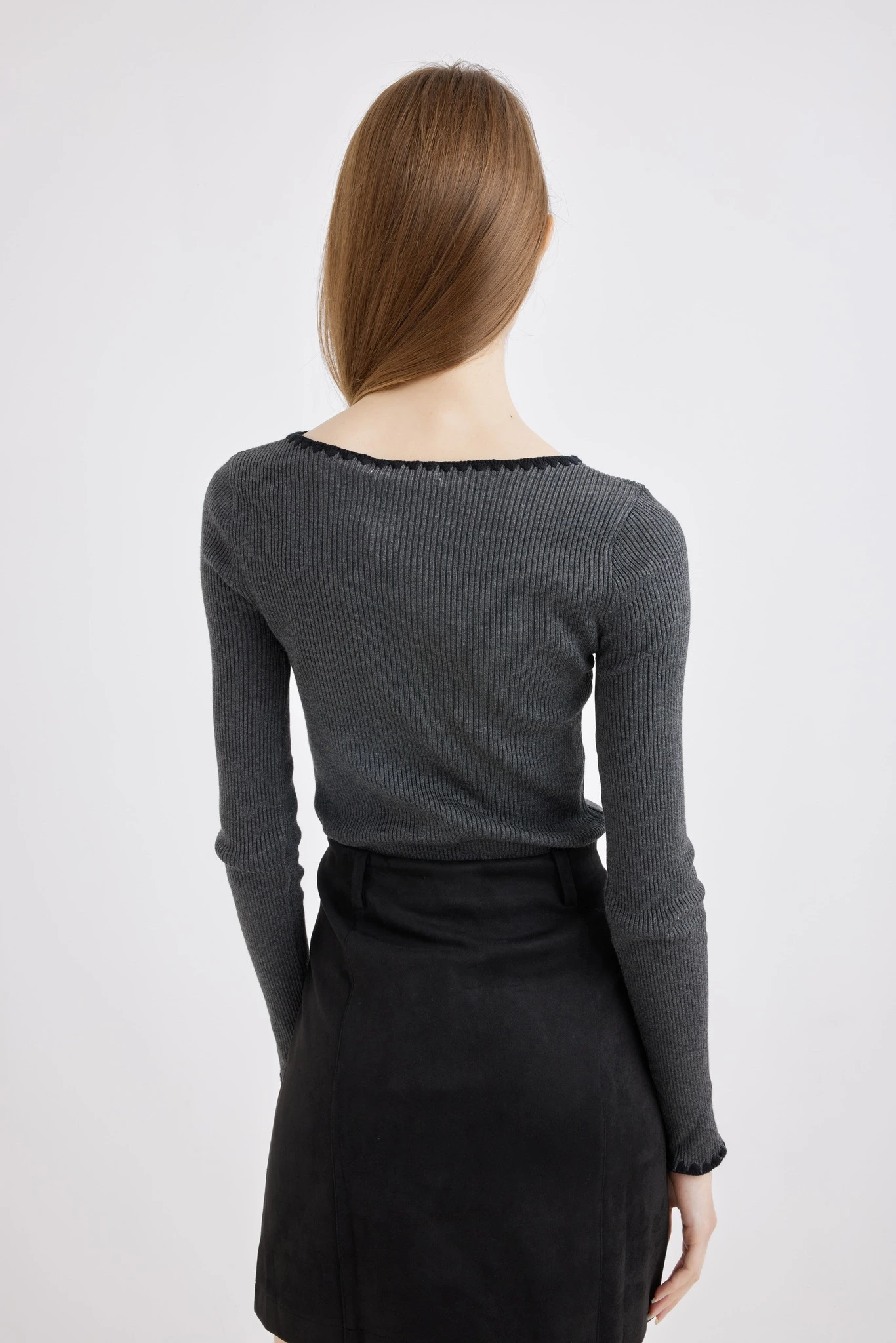 Джемпер темно-серый для женщин 42222-12 60