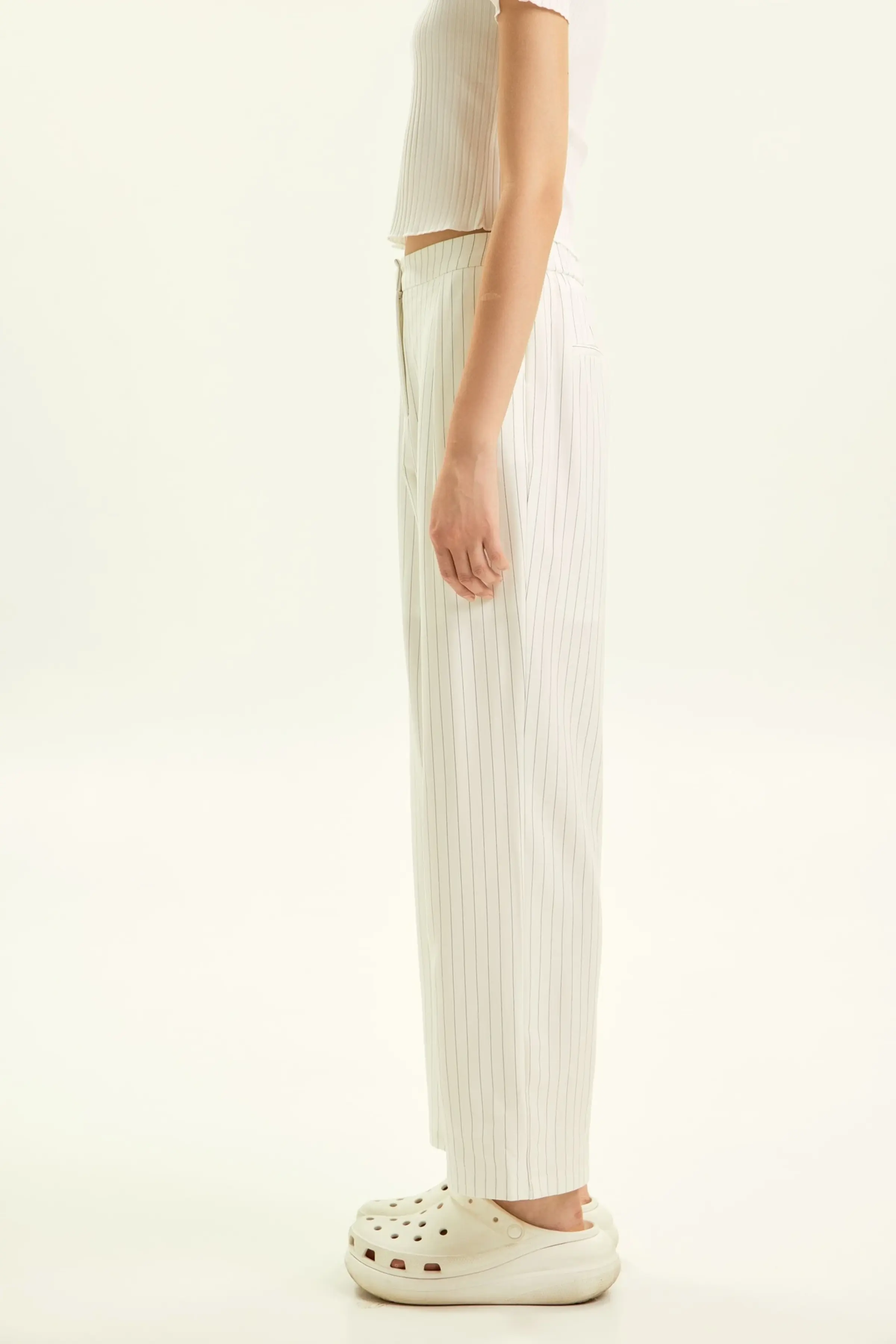 Брюки бело-черная полоска для женщин 45104-46 71