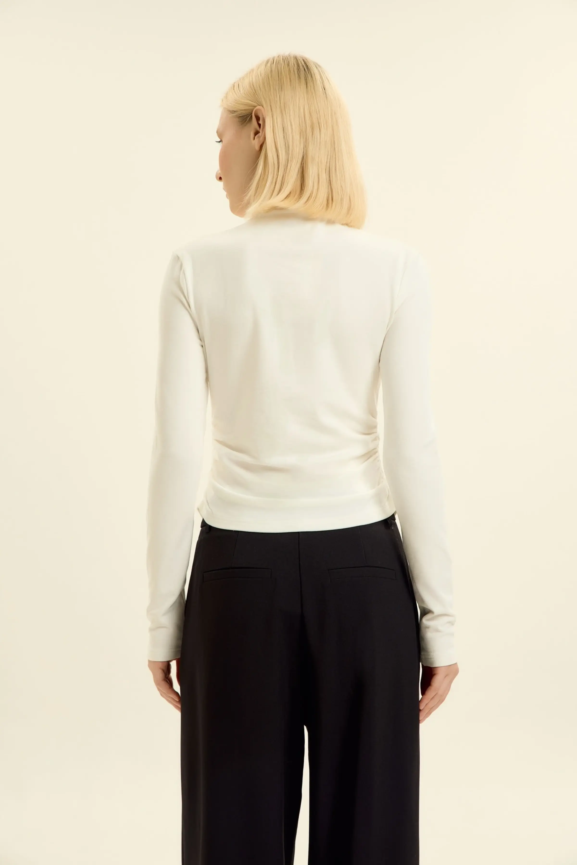 Лонгслив белый для женщин 46247-4 59