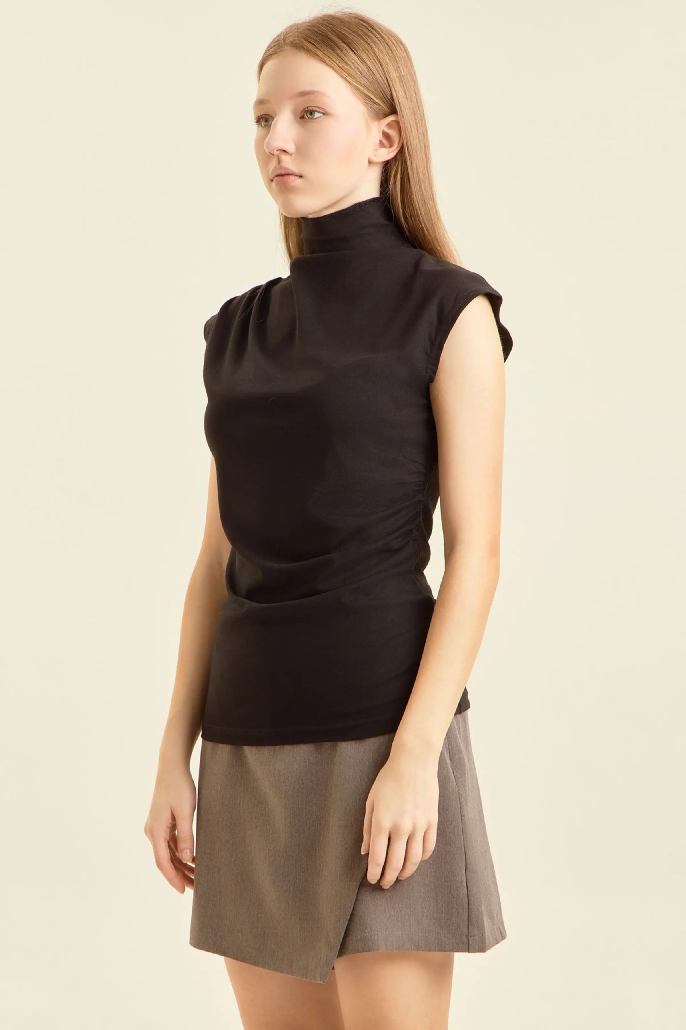 Топ черный для женщин 47178-1 46