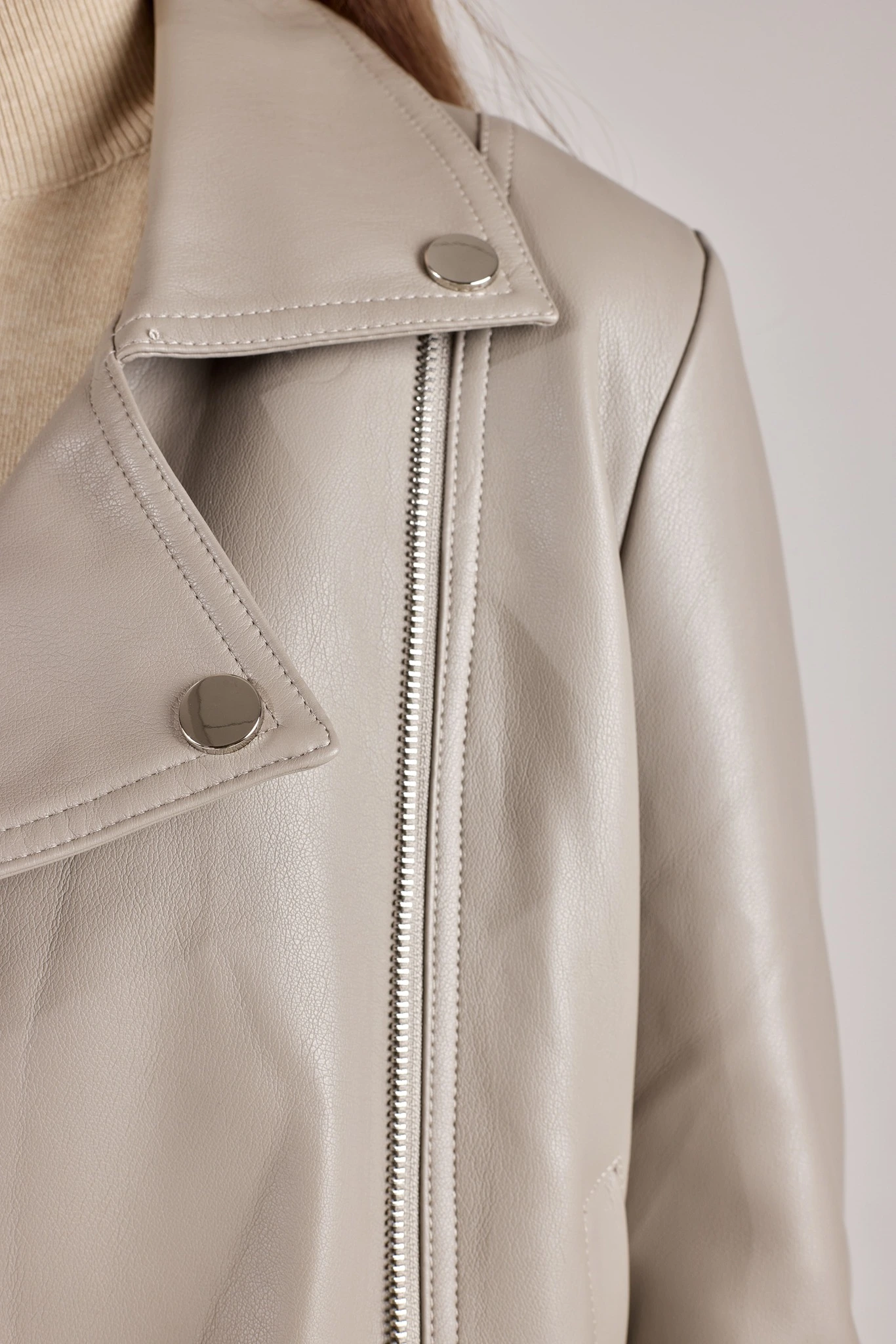 Кожанка бежевый для женщин 352/410/32209-15 63