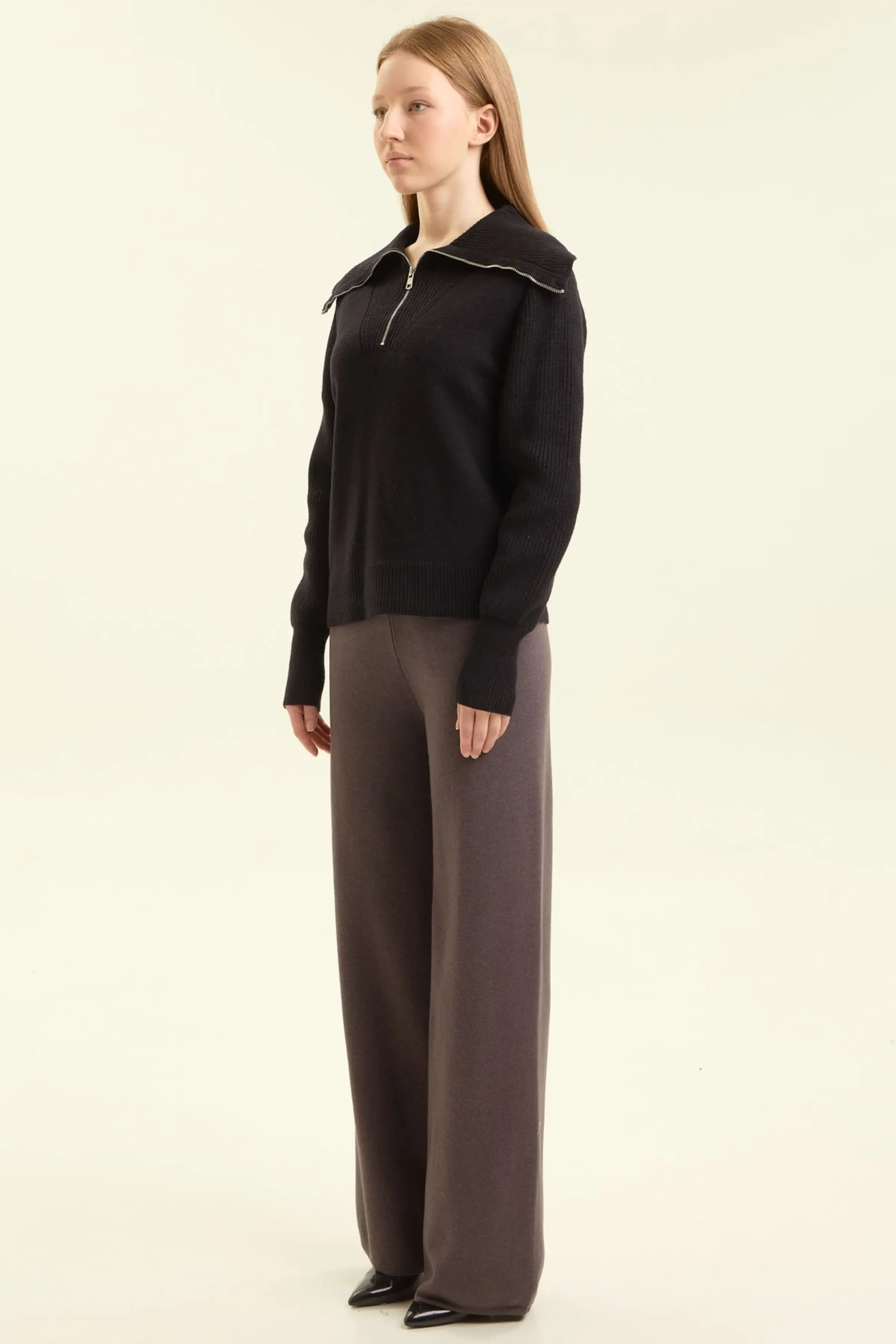 Свитер черный для женщин 47158-1 65