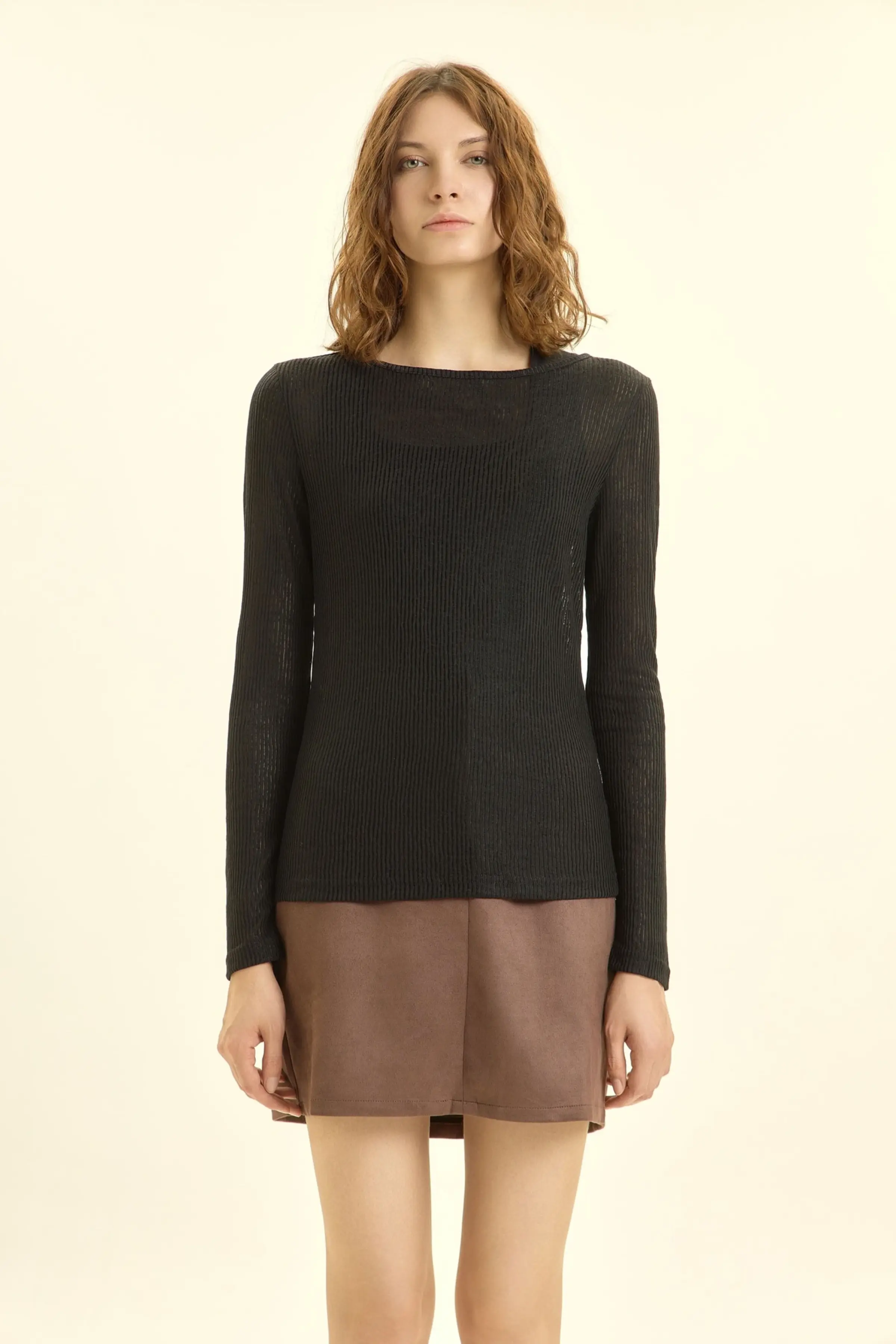 Лонгслив черный для женщин 44306-1 59