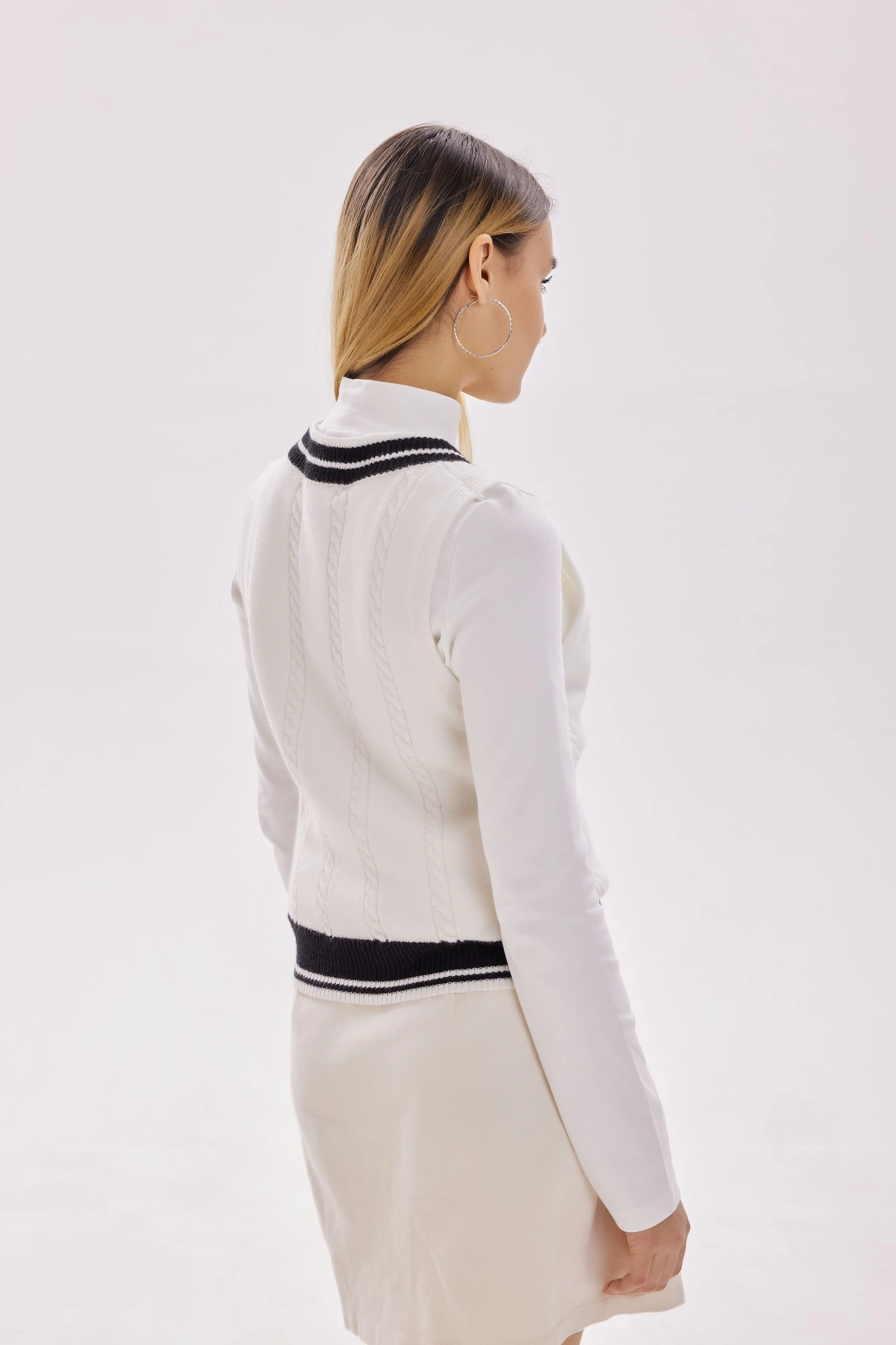 Жилетка черно-белый для женщин 40119-109 68