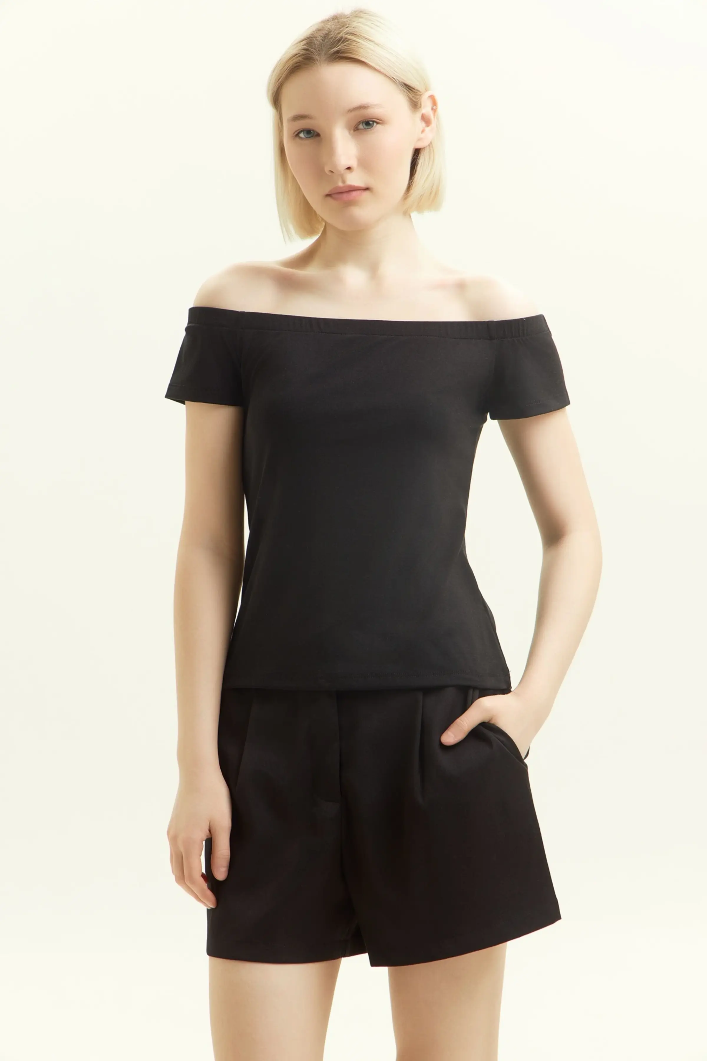 Топ черный для женщин 45148-1 46