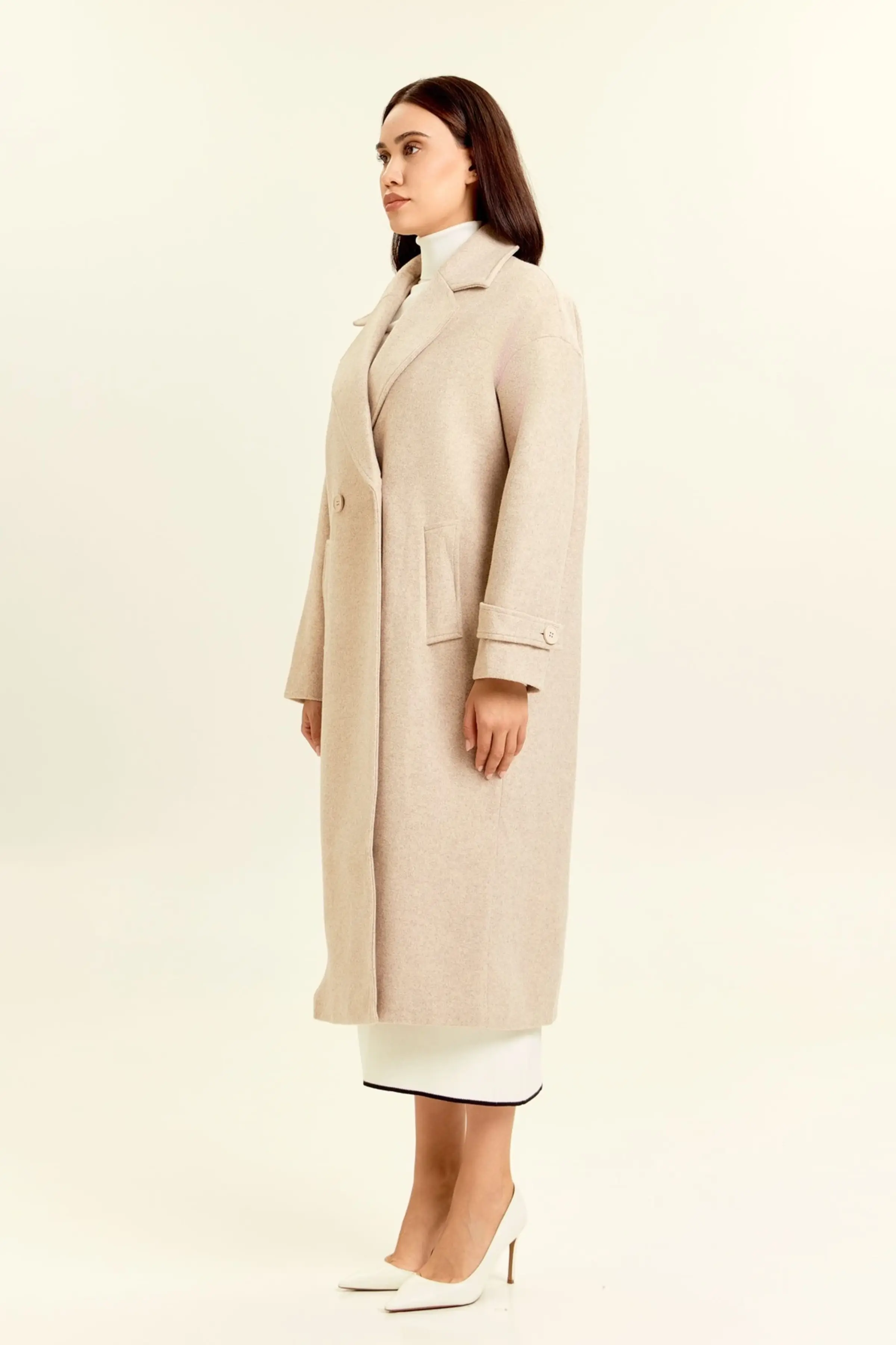 Пальто бежевый для женщин 47112-15 53