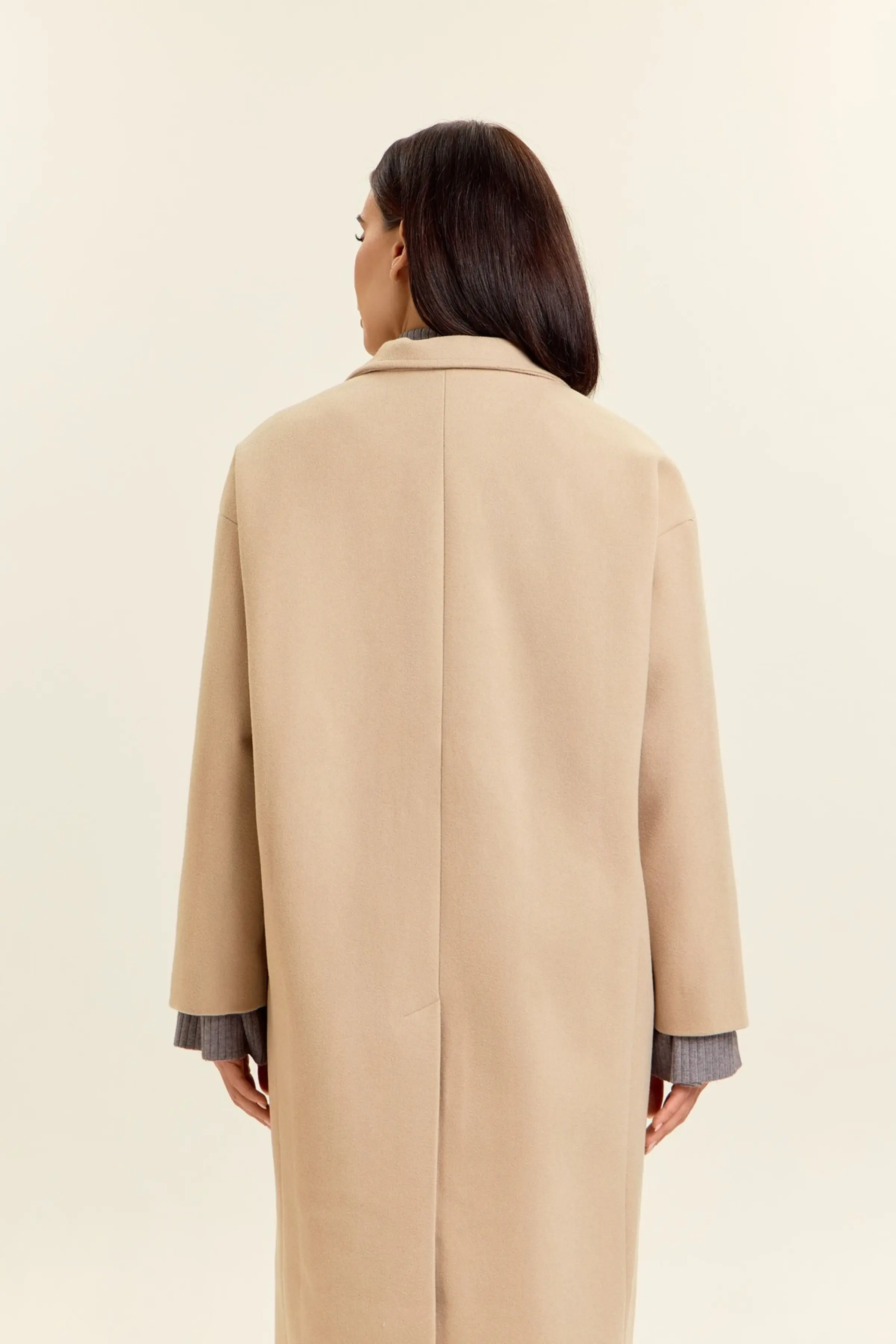 Пальто бежевый для женщин 47110-15 53