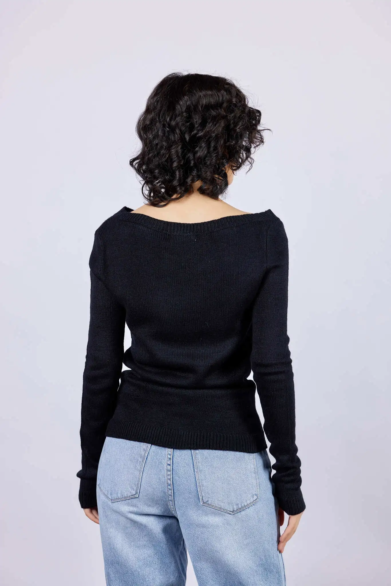 Джемпер черный для женщин 43226-1 60