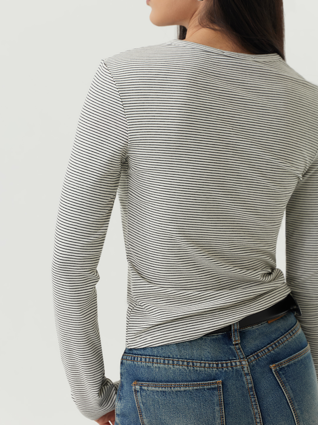 Лонгслив бело-черная полоска для женщин 48191-46 59