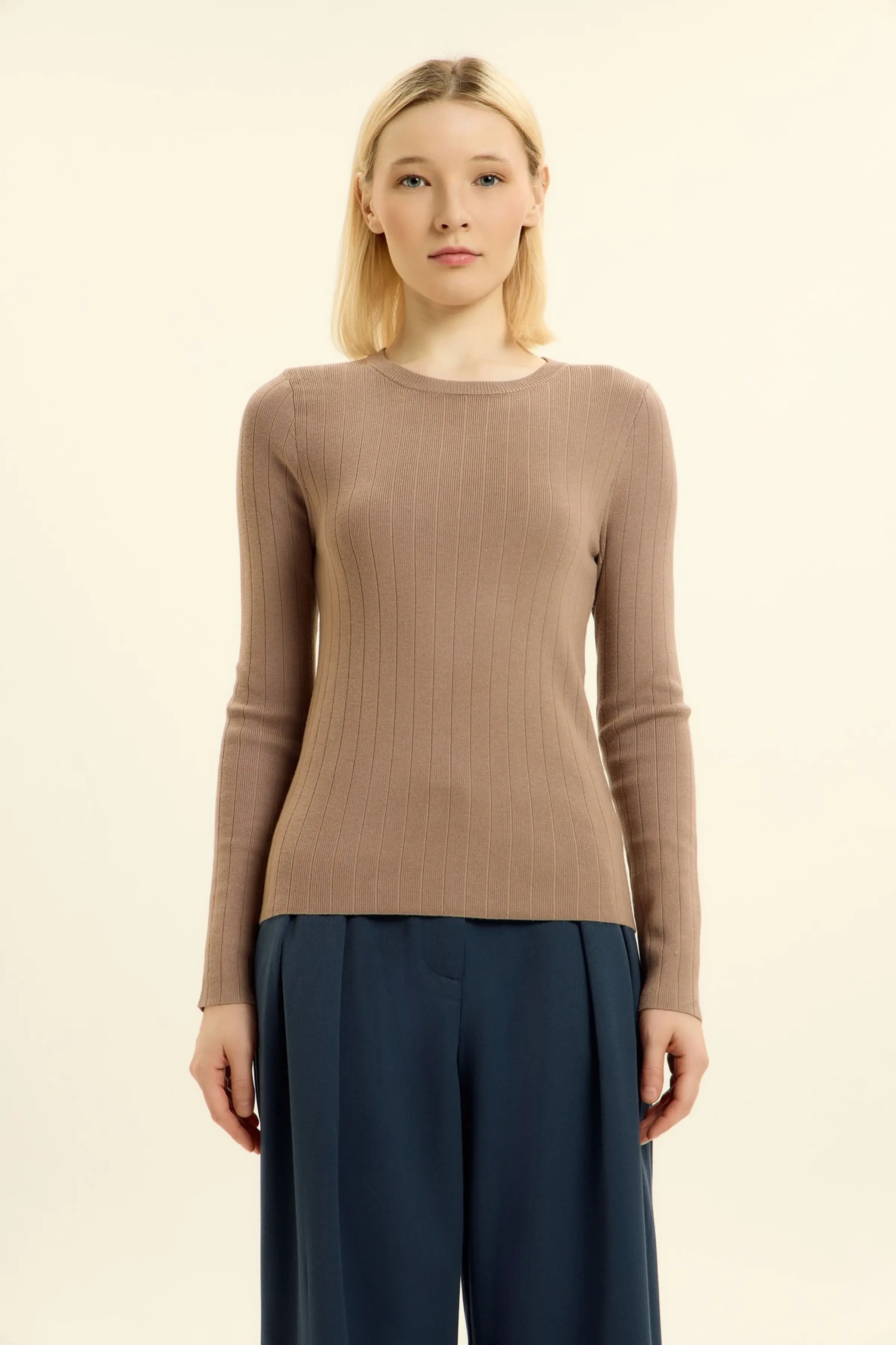 Джемпер бежевый для женщин 46245-15 60