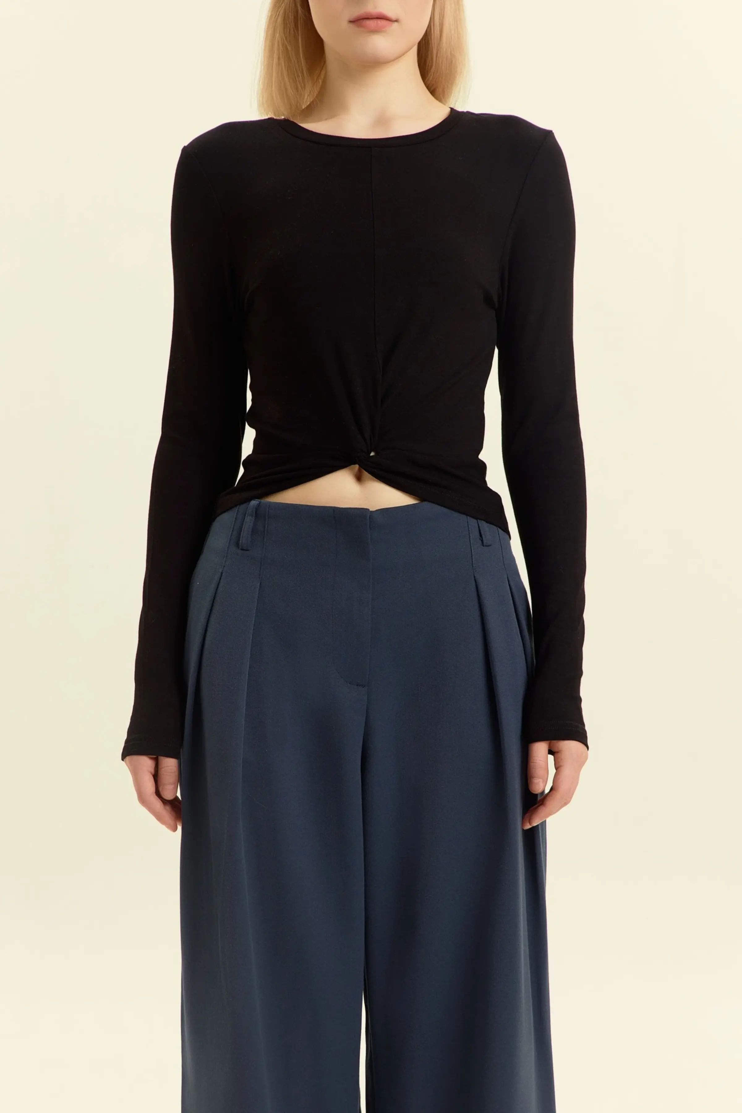 Лонгслив черный для женщин 46241-1 59