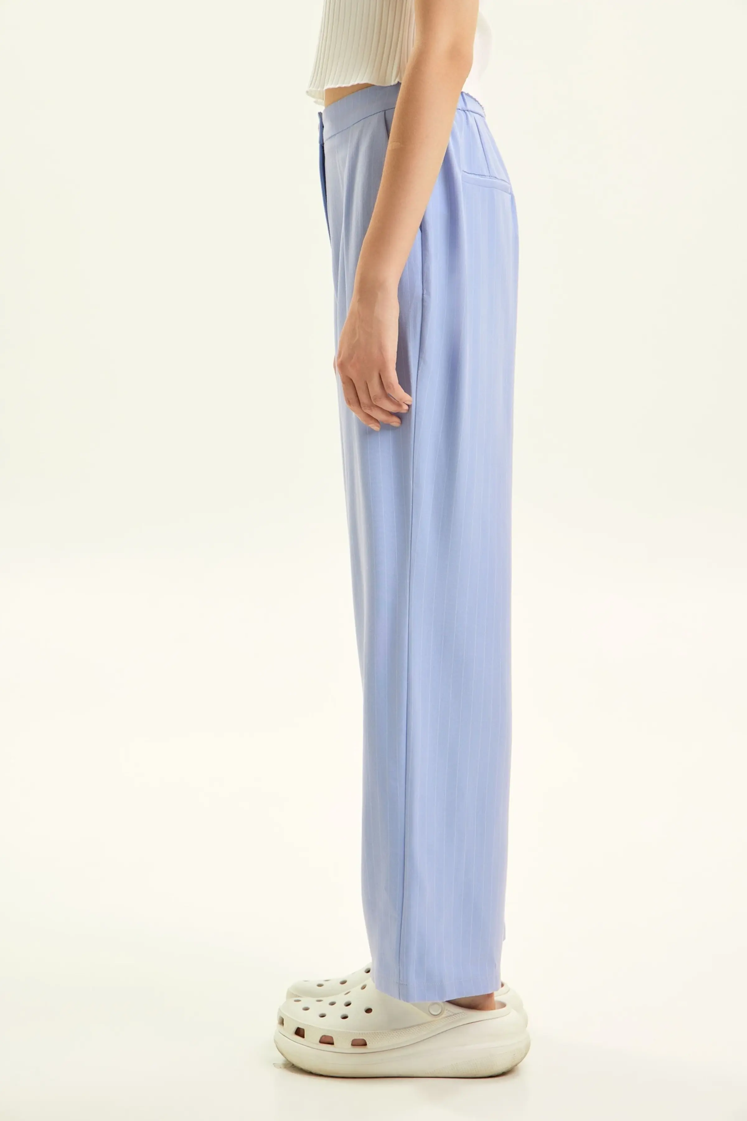 Брюки бело-голубая полоска для женщин 45104-47 71