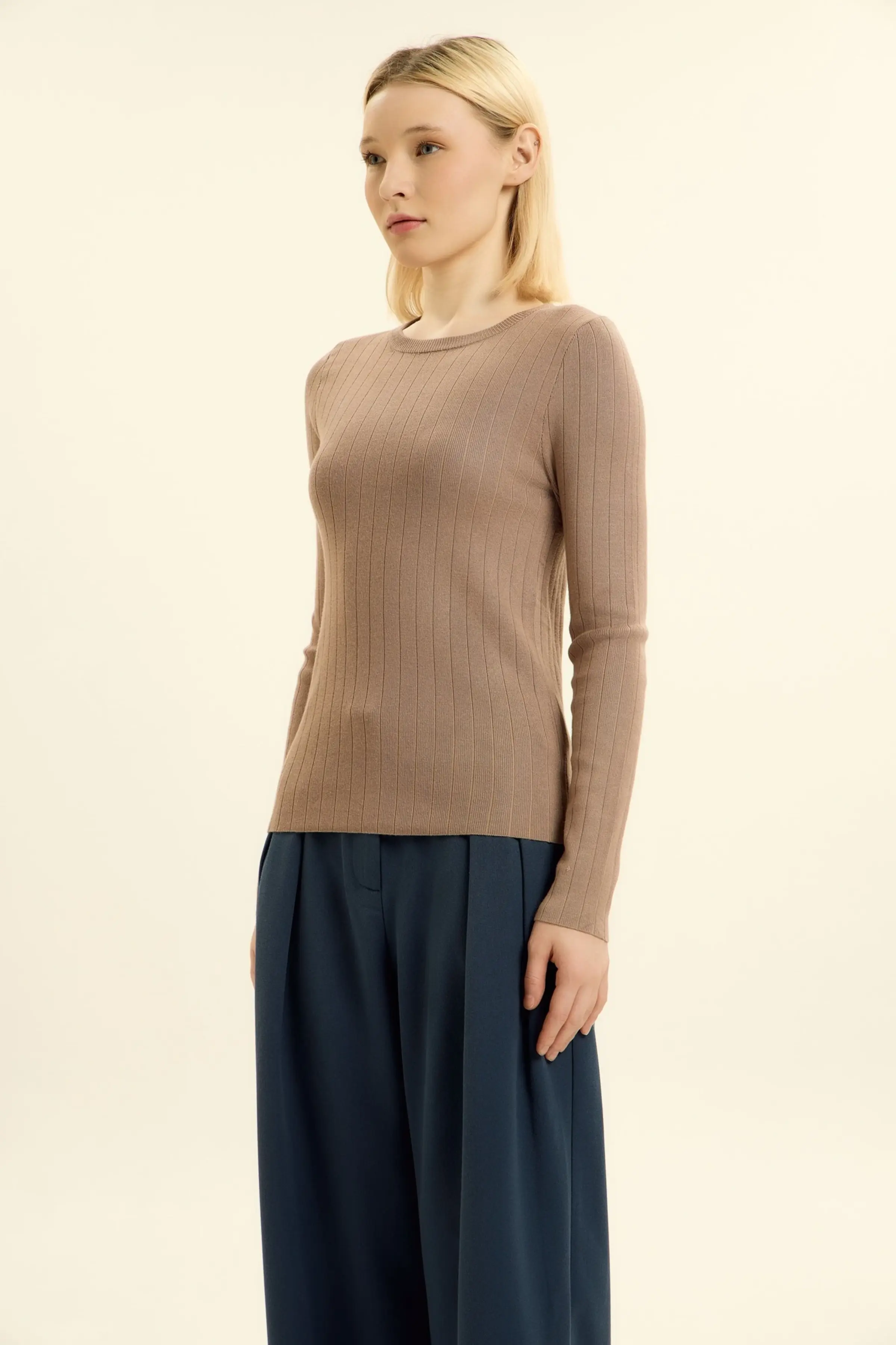 Джемпер бежевый для женщин 46245-15 60