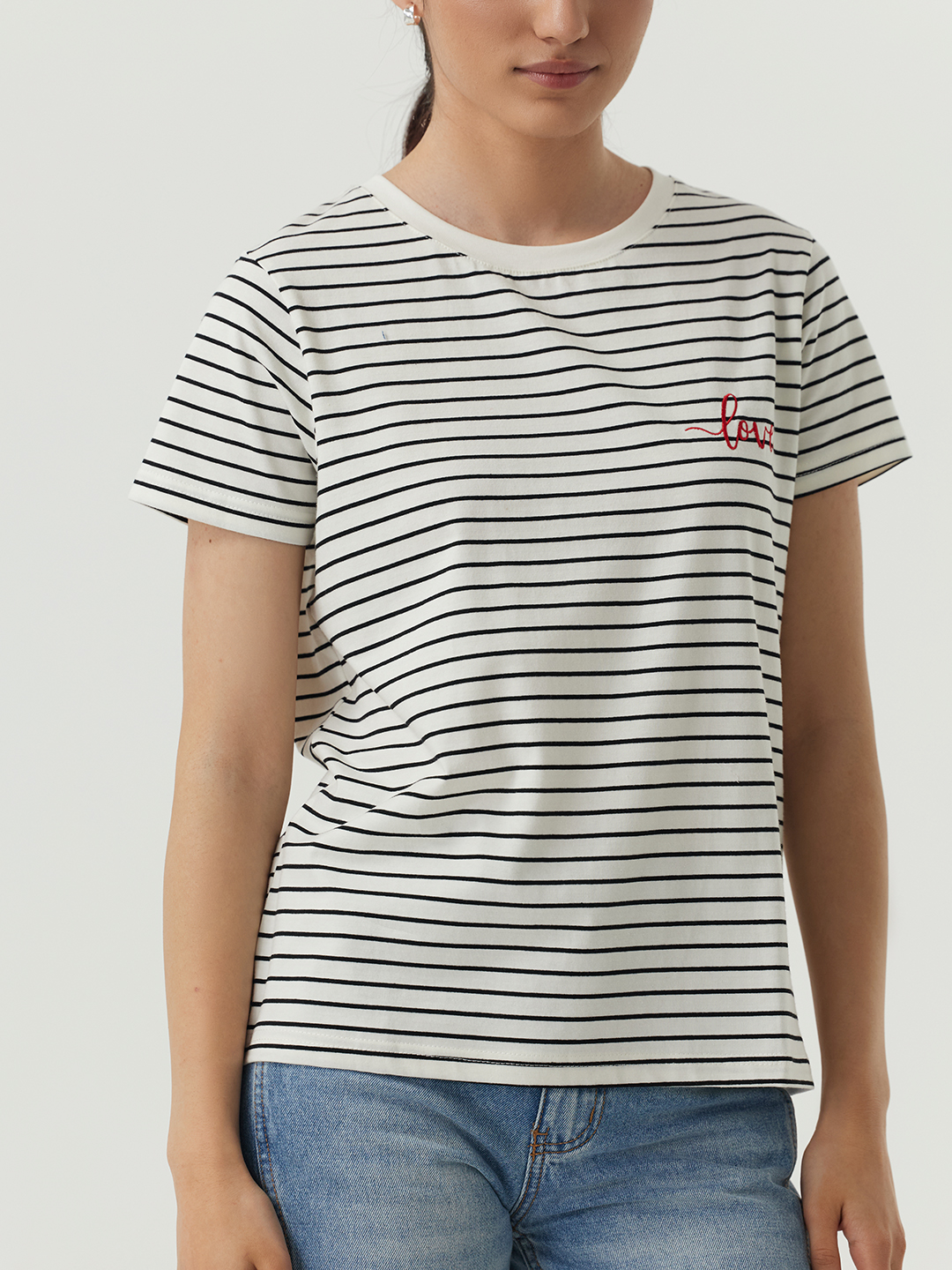 Футболка бело-черная полоска для женщин 48279-46 67