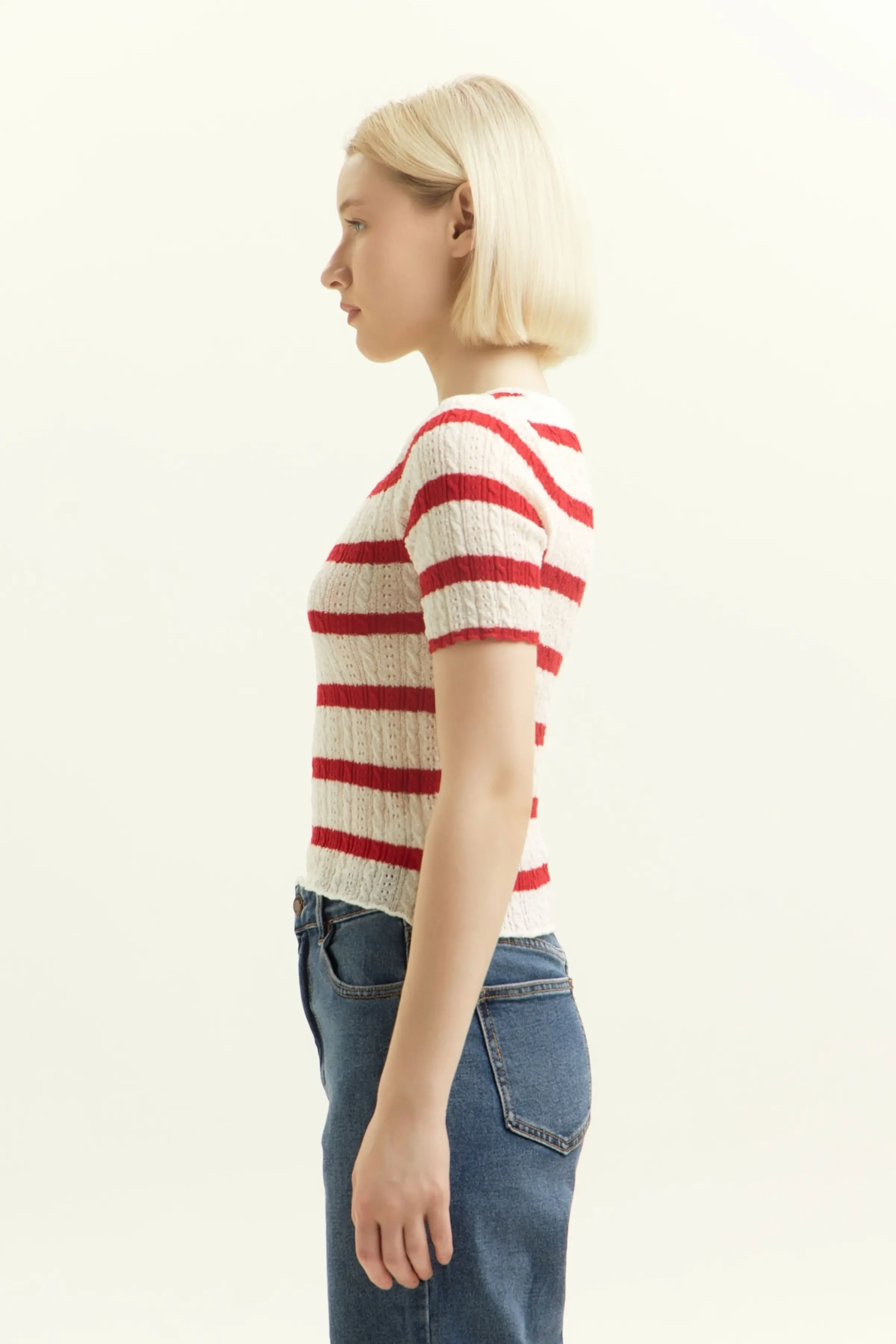 Футболка бело-красная полоска для женщин 45150-50 67