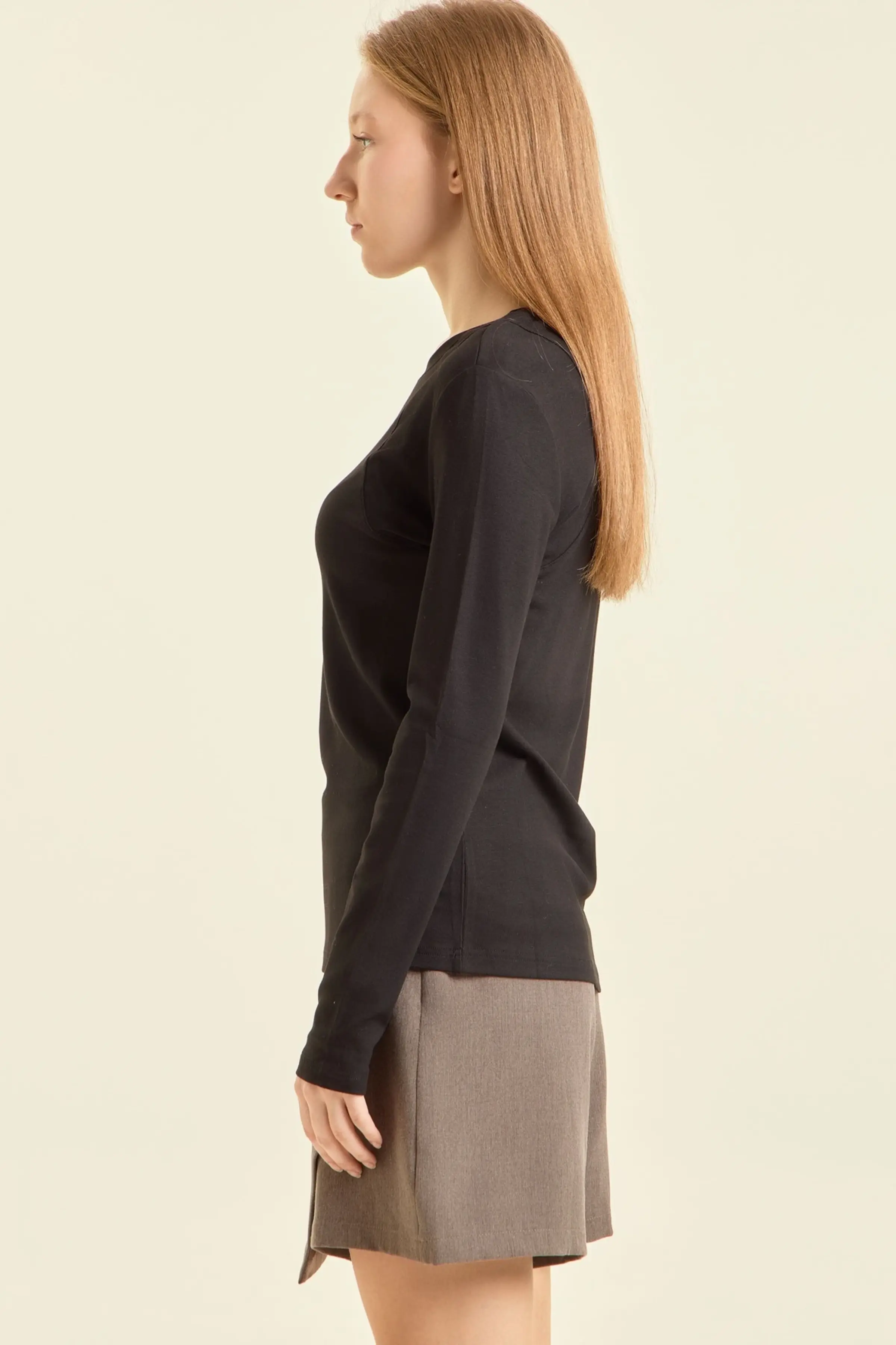 Лонгслив черный для женщин 47241-1 59