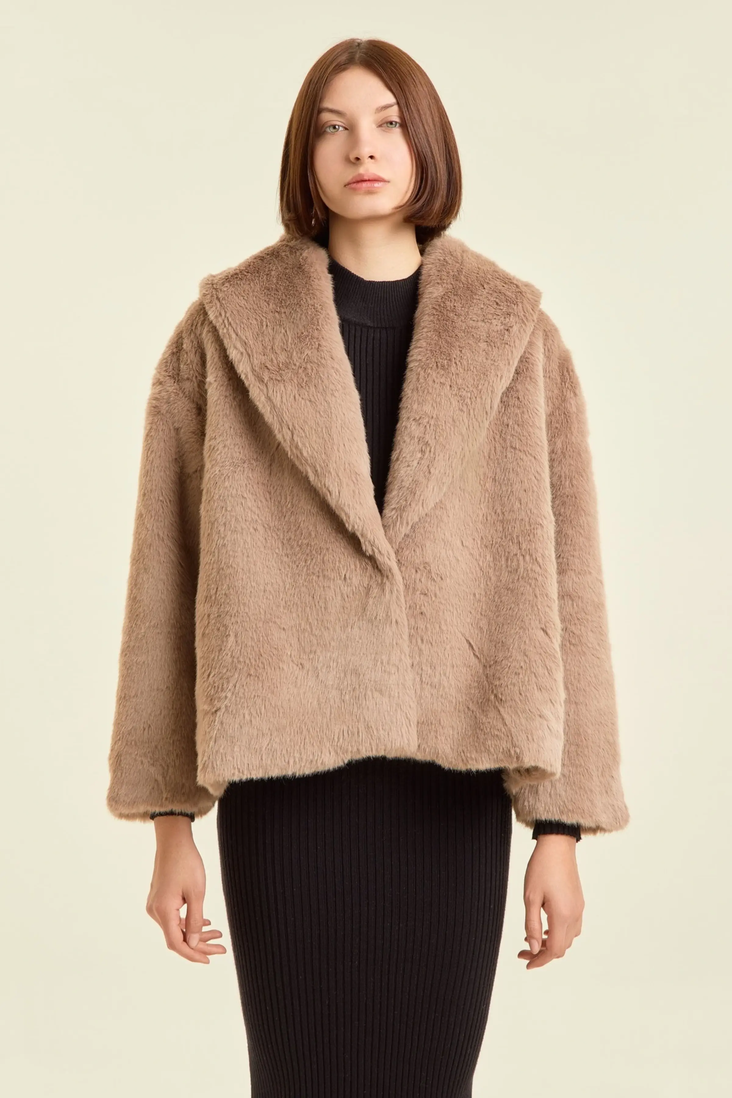 Пальто коричневый для женщин 47102-13 53