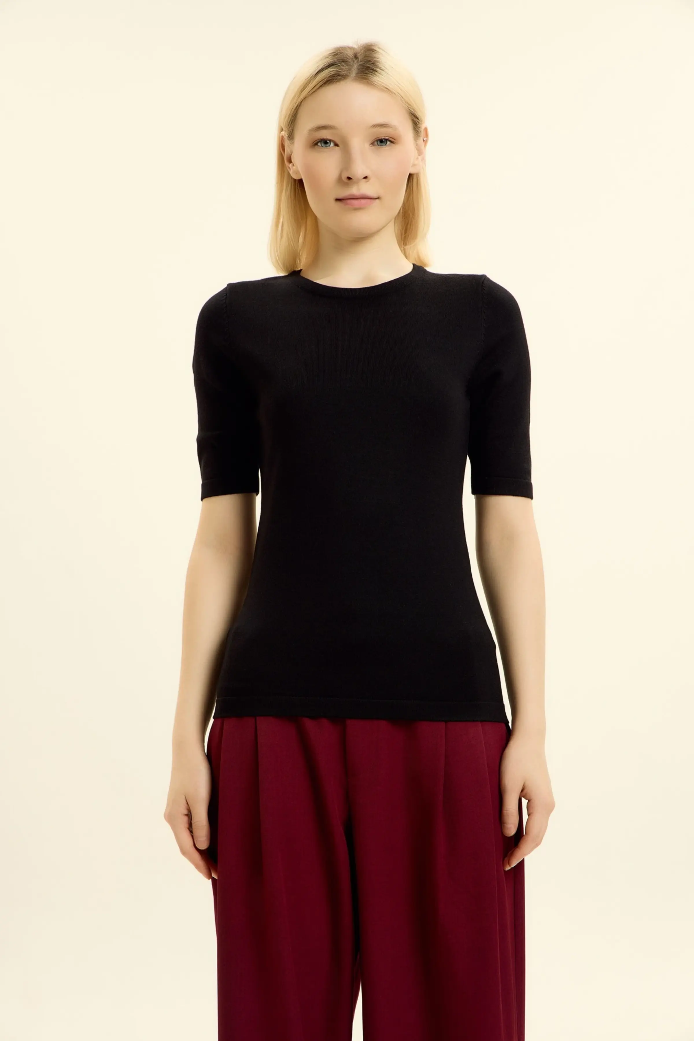 Джемпер черный для женщин 46109-1 60