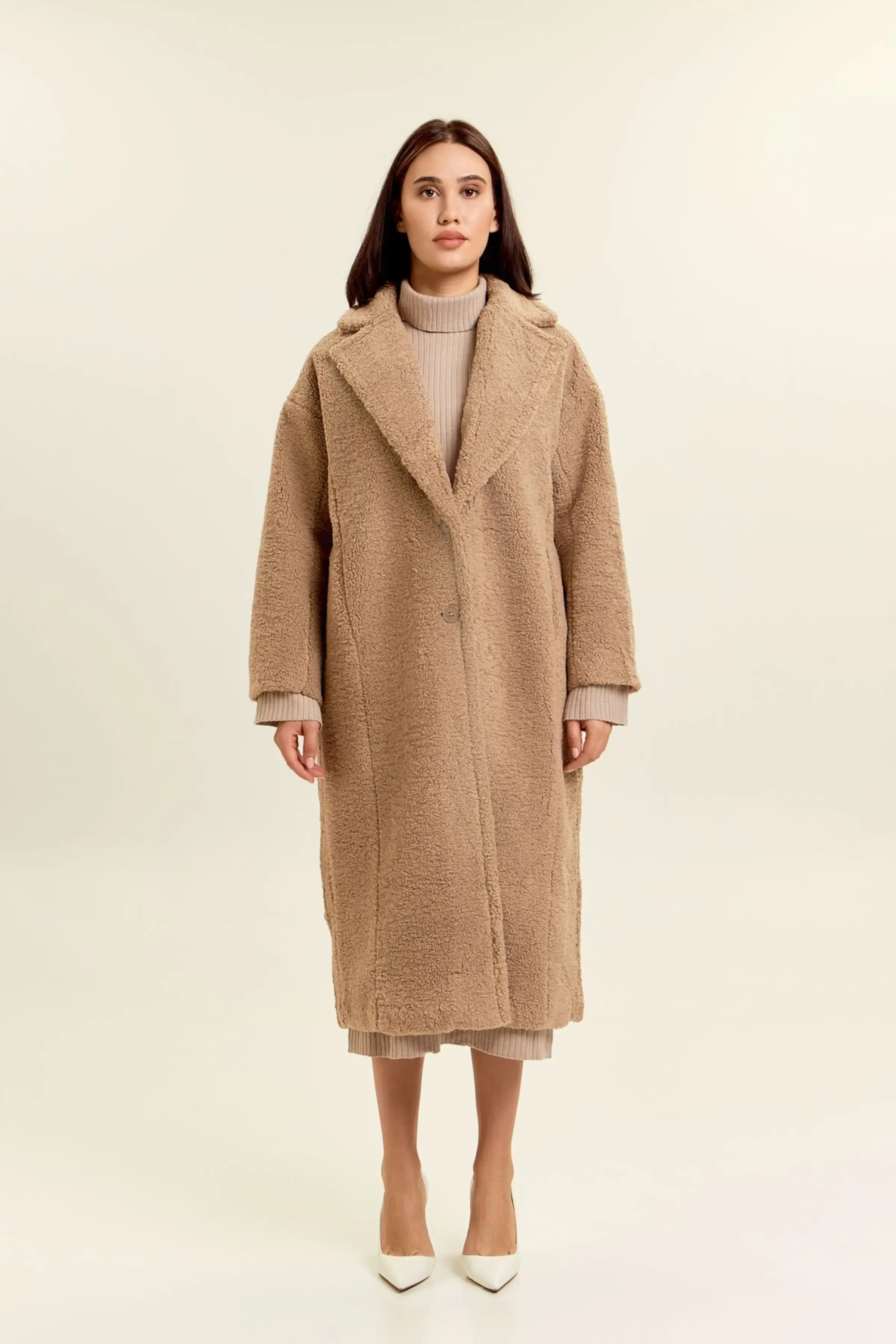 Пальто бежевый для женщин 47115-15 53