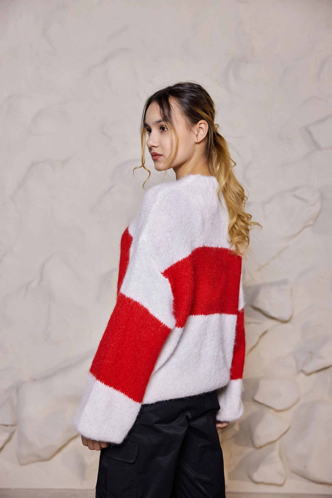 Свитер красный для женщин 39219-7 65