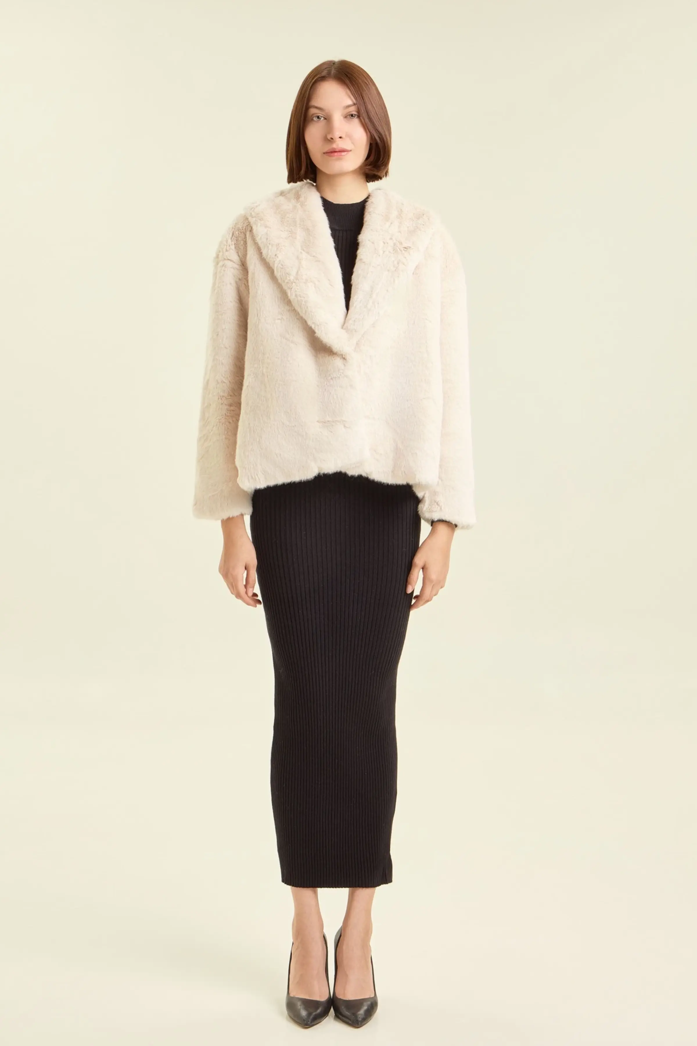 Пальто бежевый для женщин 47102-15 53