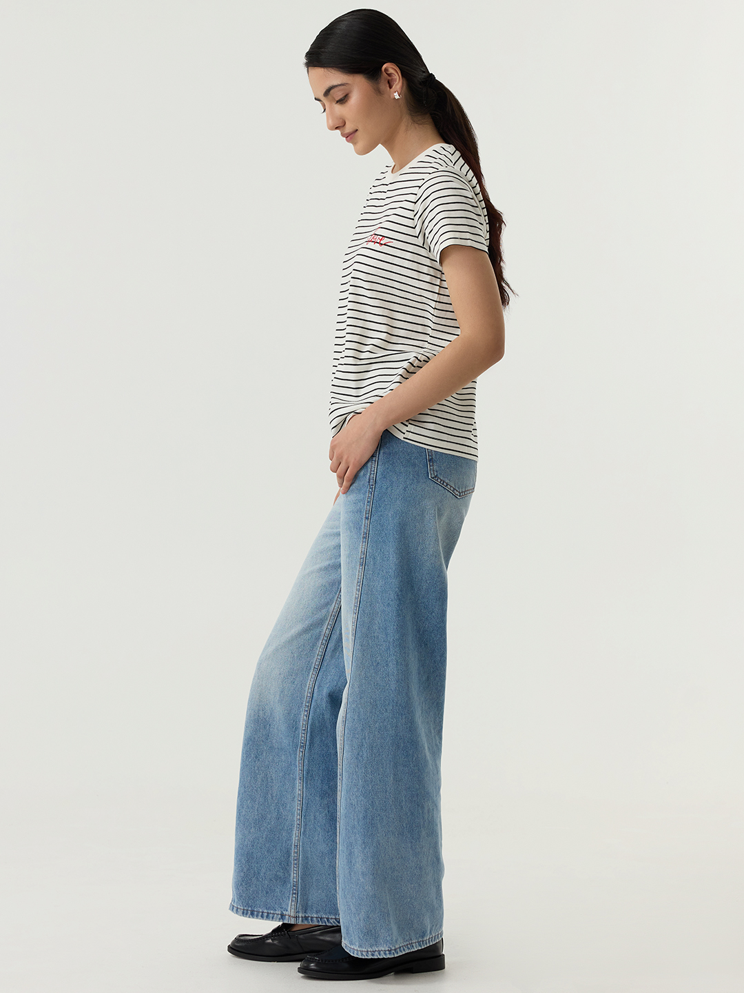 Футболка бело-черная полоска для женщин 48279-46 67